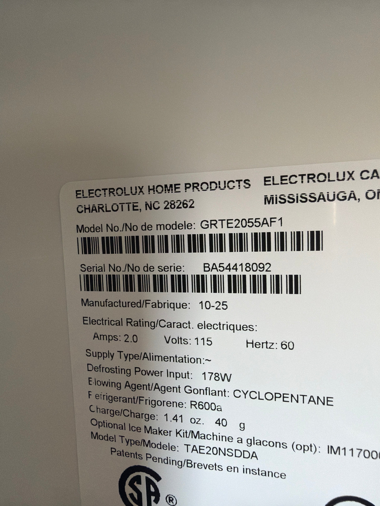 T9ID56 - Frigidaire GRTE2055AF Top Freezer Refrigerator
