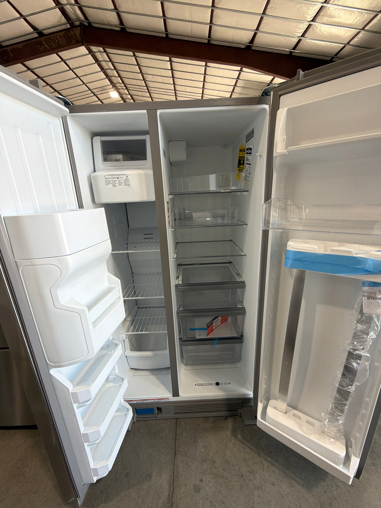 T10ID37 – WRS335SDHM Side-by-Side Refrigerator – Whirlpool