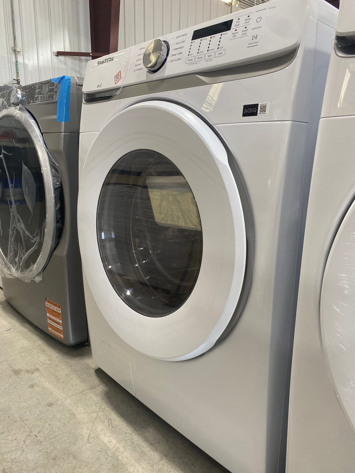 T11ID43 Samsung 4.5 cu ft Front Load Washer WF45T6000AW