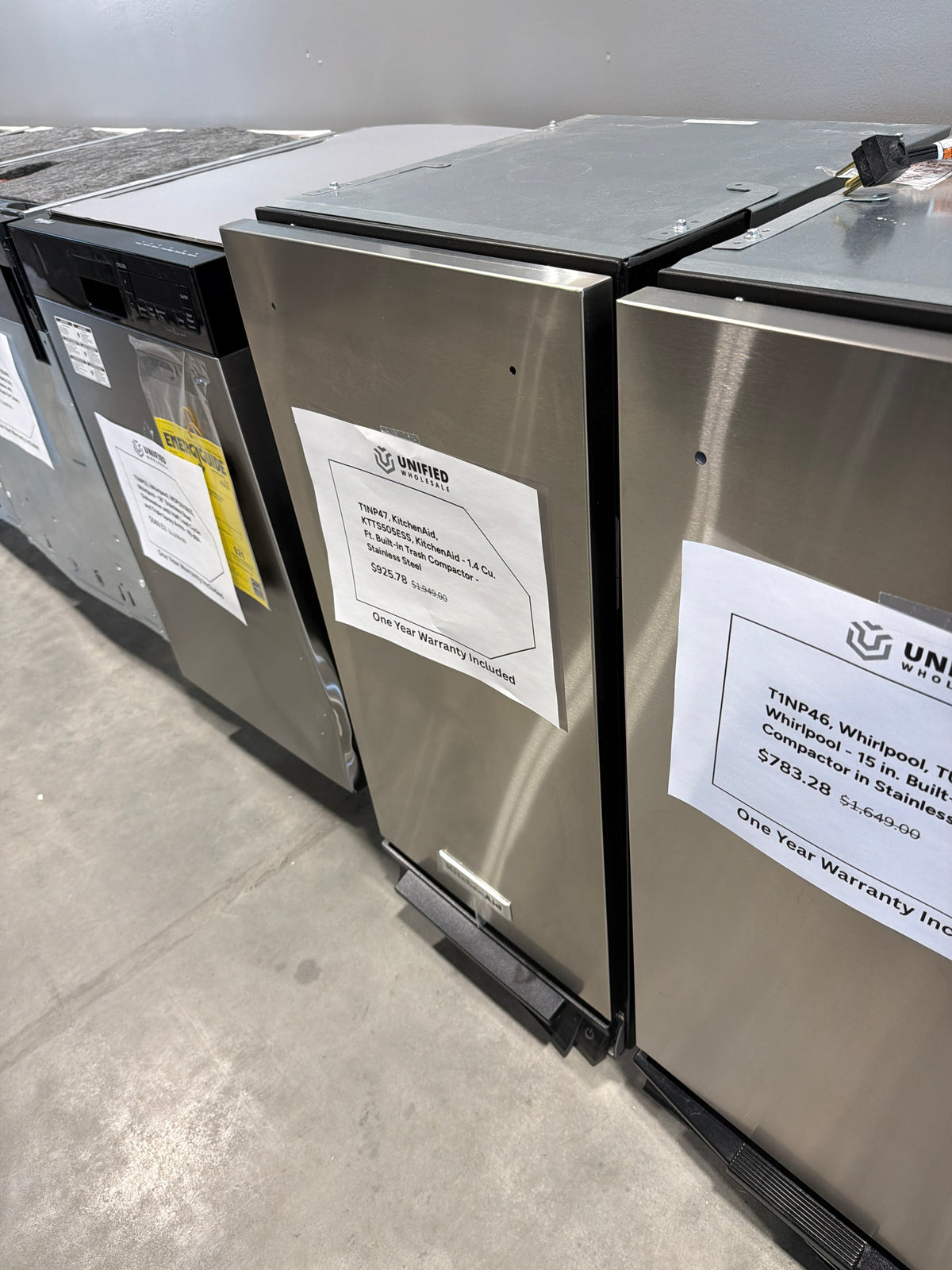 KitchenAid 1.4 cu ft Built-In Trash Compactor KTTS505ESS – T1NP47
