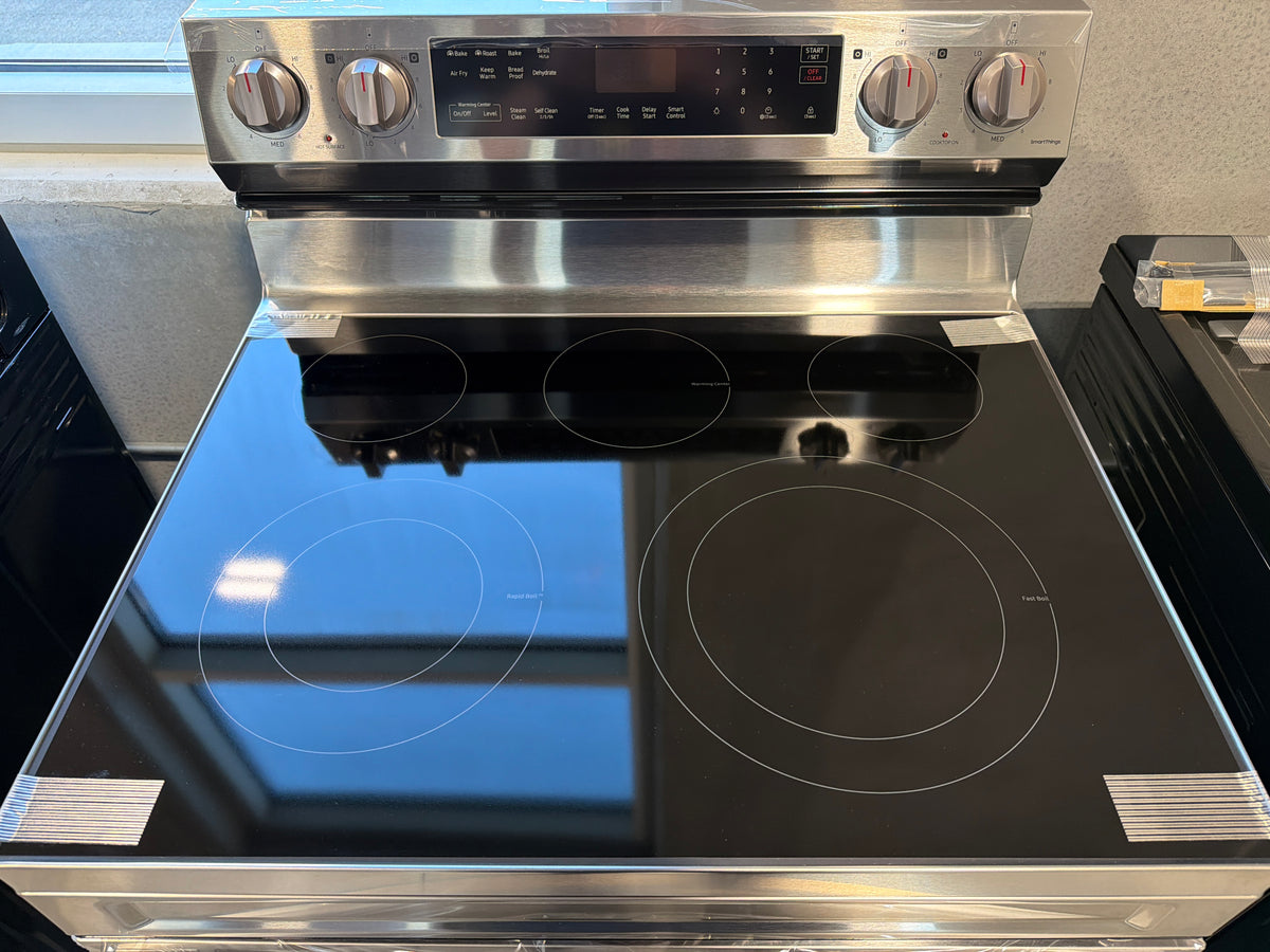 Samsung 6.3 cu ft Smart Electric Range with Air Fry & Convection NE63A6511SS/AA – T2NP20