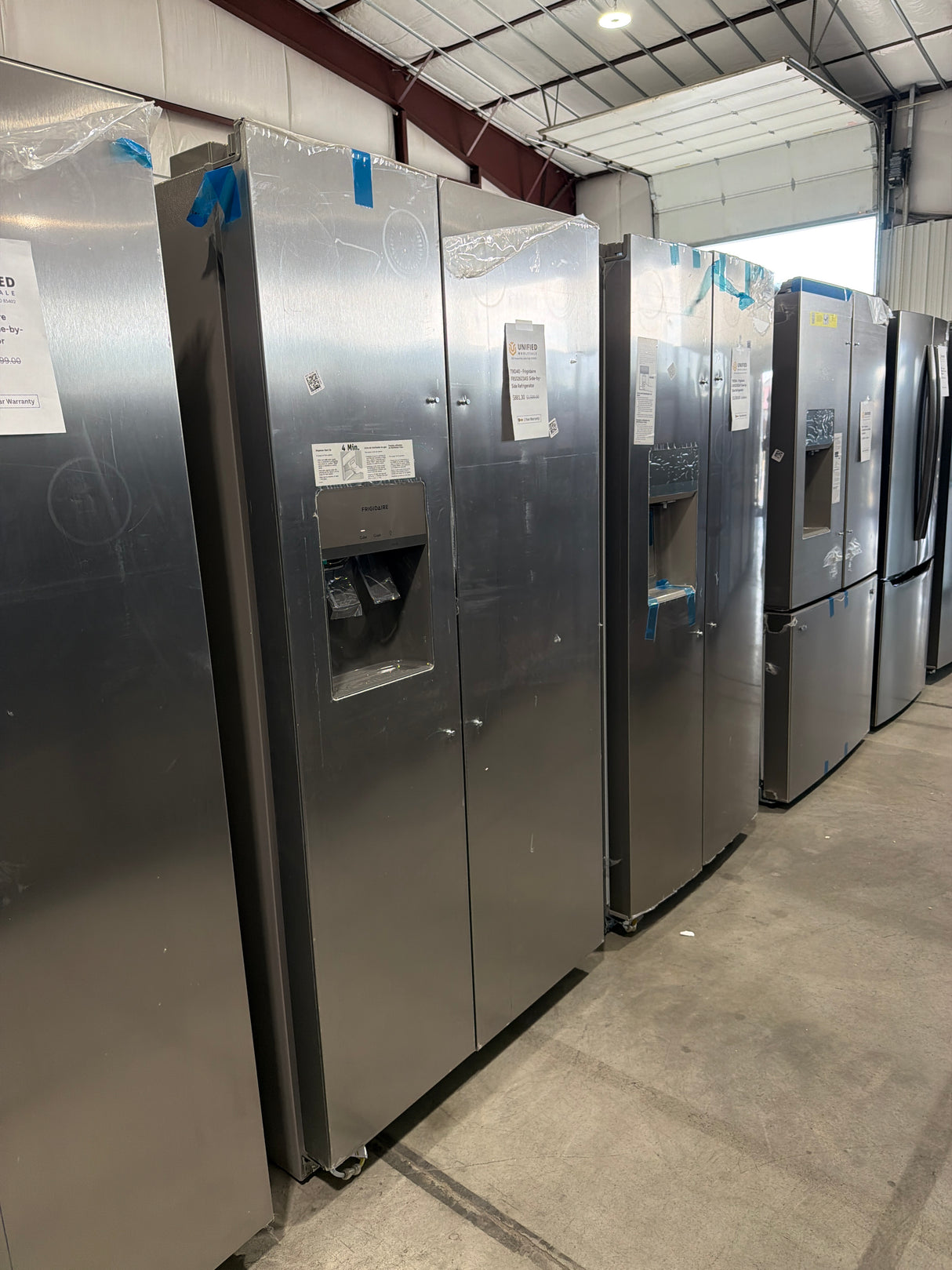 T9ID40 - Frigidaire FRSS2623AS Side-by-Side Refrigerator