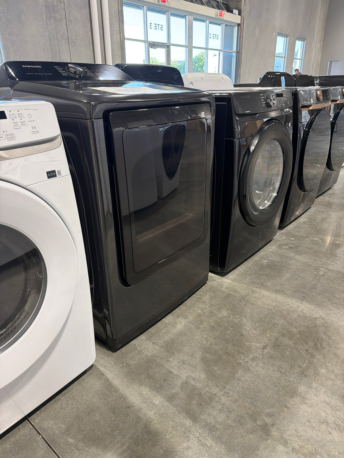 Samsung 7.4 cu ft Smart Gas Dryer DVG52A5500V/A3 – T2NP12