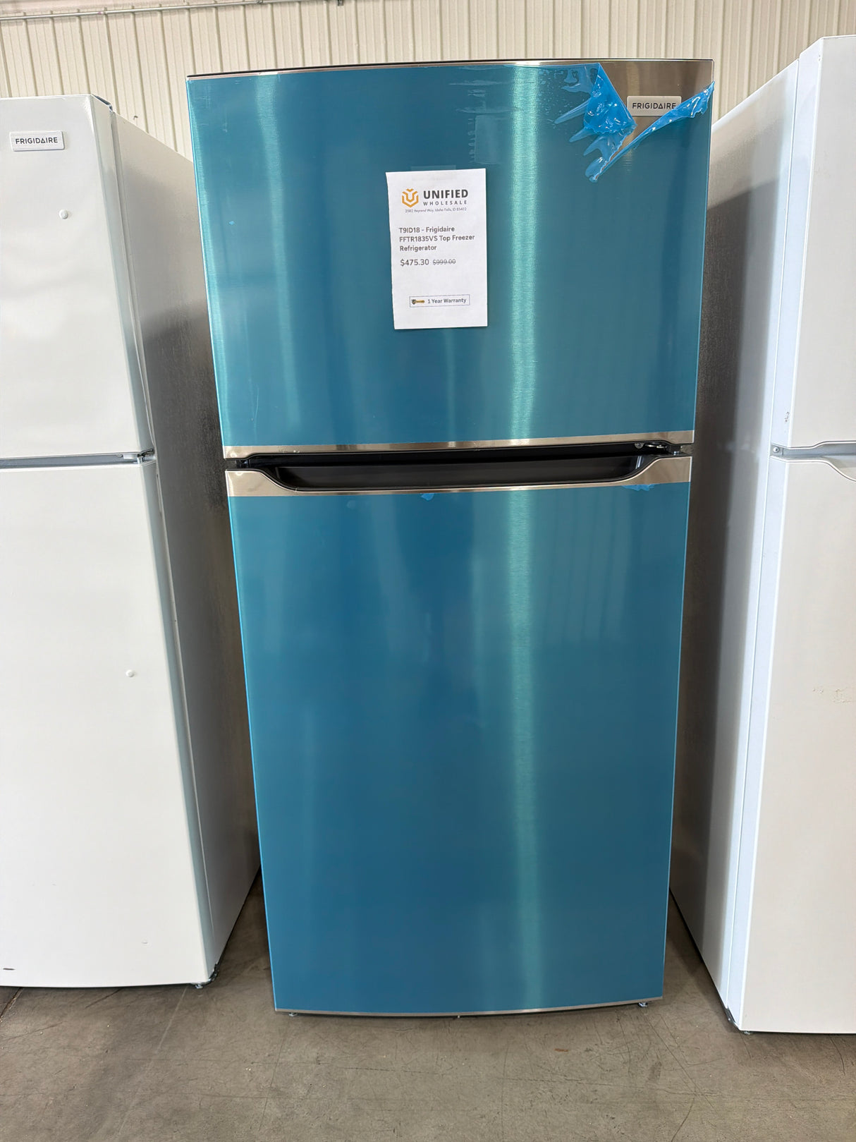 T9ID18 - Frigidaire FFTR1835VS Top Freezer Refrigerator
