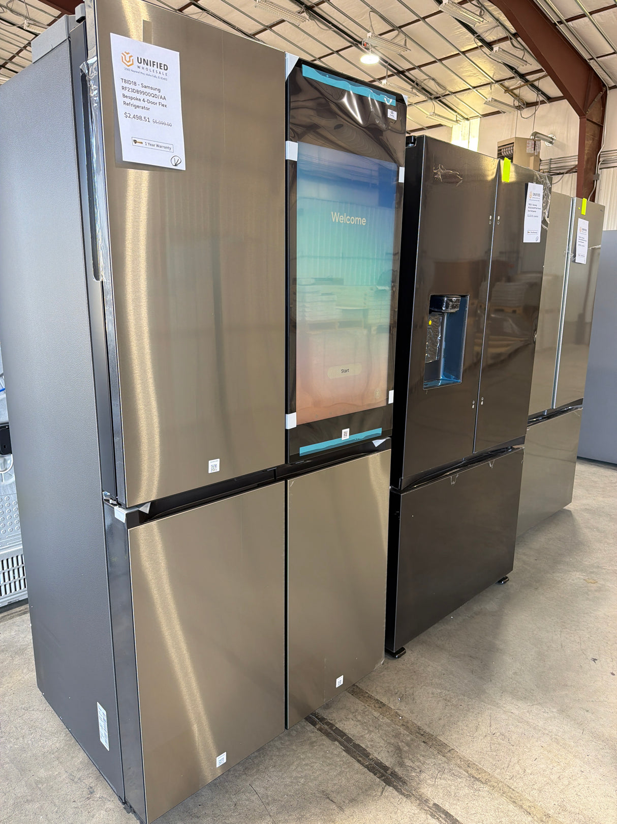 T8ID18 - Samsung RF23DB9900QD/AA Bespoke 4-Door Flex Refrigerator