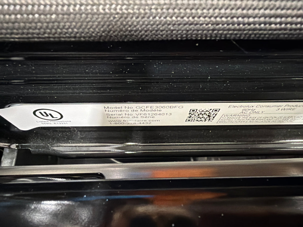 T9ID43 - Frigidaire GCFE3060BF Electric Range