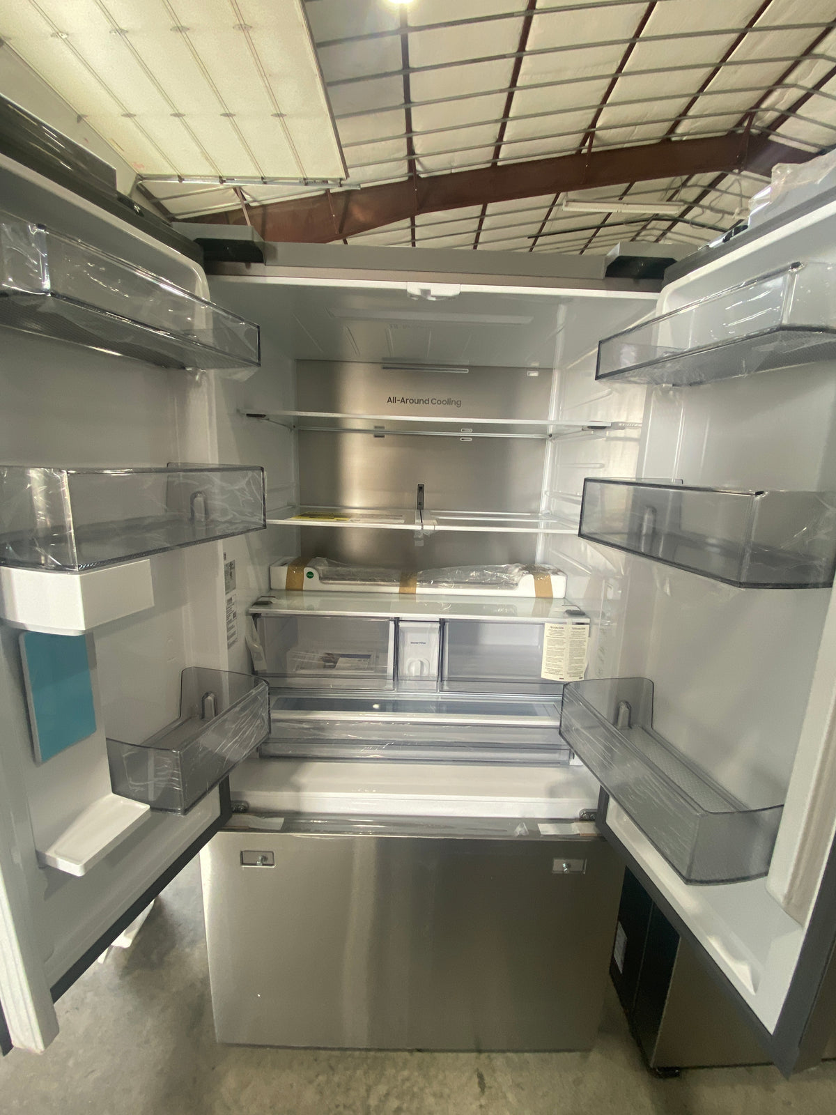 T13ID18 – RF70H25KERAA 23.5 Cu. Ft. French Door Refrigerator – Samsung Description