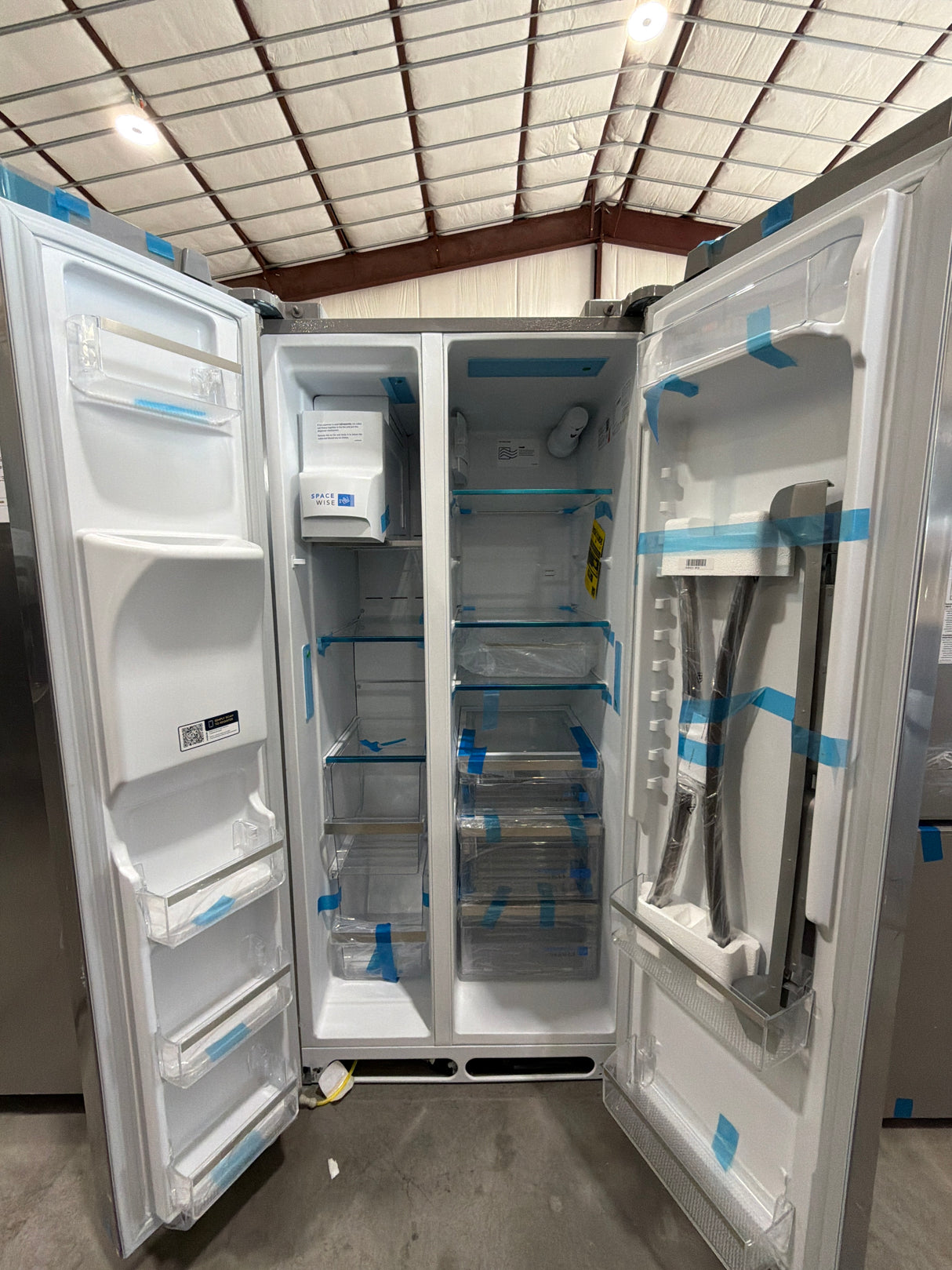 T9ID54 - Frigidaire GRSS2352AF Side-by-Side Refrigerator