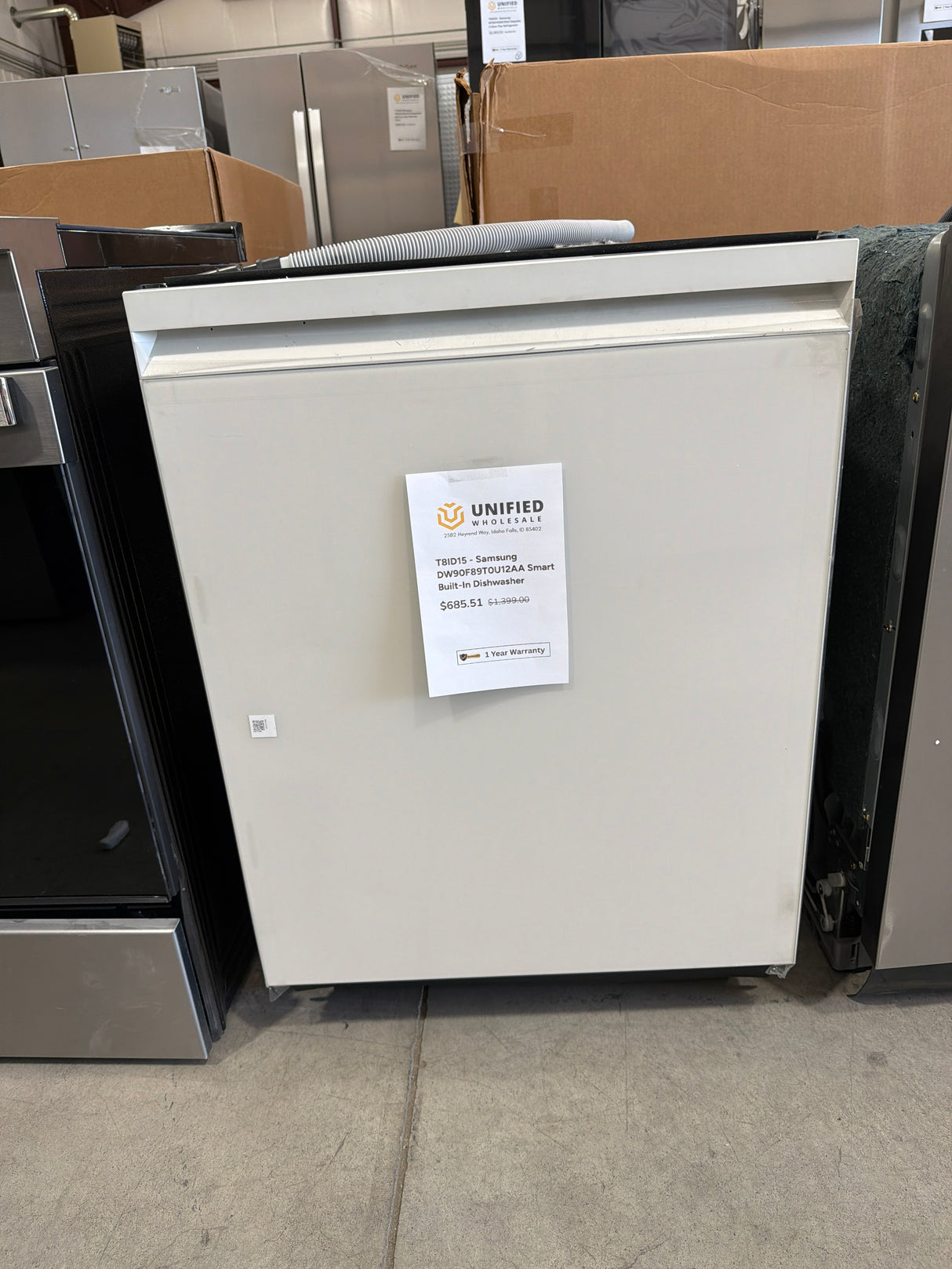 T8ID15 - Samsung DW90F89T0U12AA Smart Built-In Dishwasher