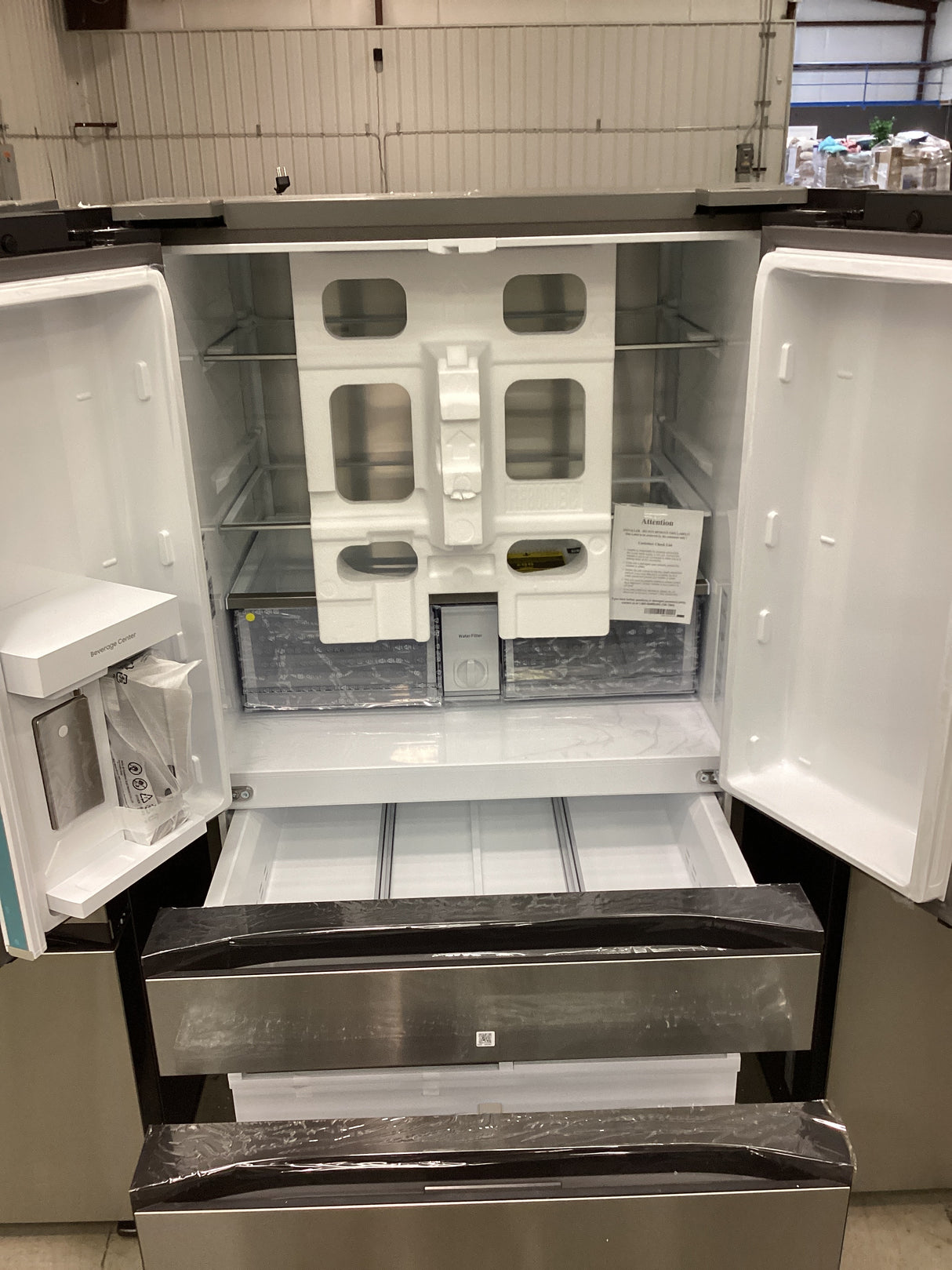 T1ID44 Samsung Bespoke 29 cu. ft. 4-Door French Door Refrigerator with Dual Auto Ice Maker with Sphere Ice™ & Inner Beverage Center RF70F29MERAA