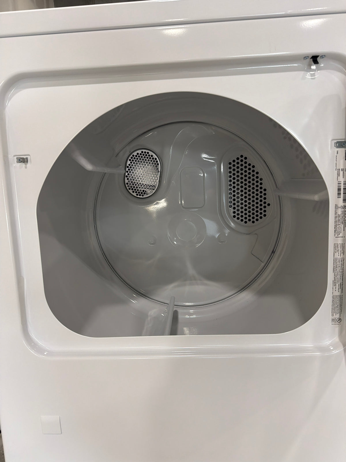 Amana 6.5 cu ft Gas Dryer NGD4655EW - scratch and dent, Nampa ID (photo 3)