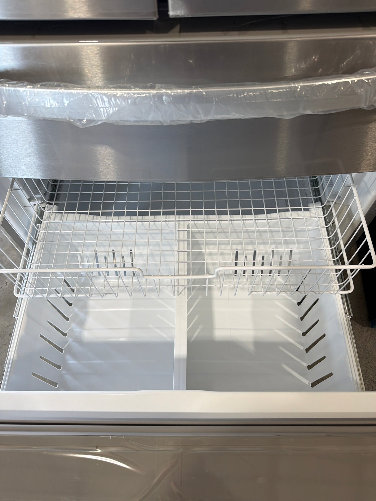 T10ID34 – WRMF3636RZ French Door Refrigerator – Whirlpool