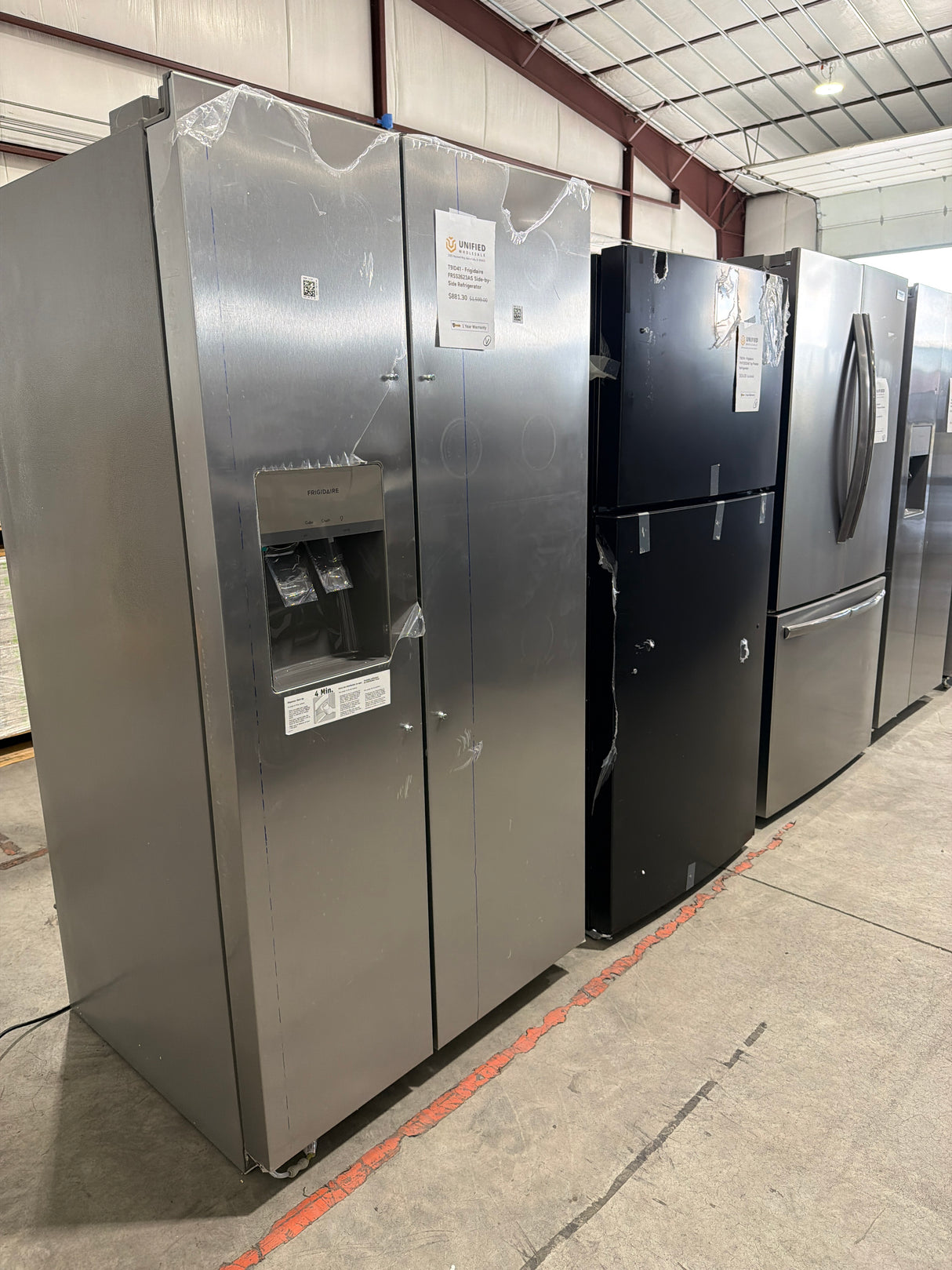 T9ID41 - Frigidaire FRSS2623AS Side-by-Side Refrigerator