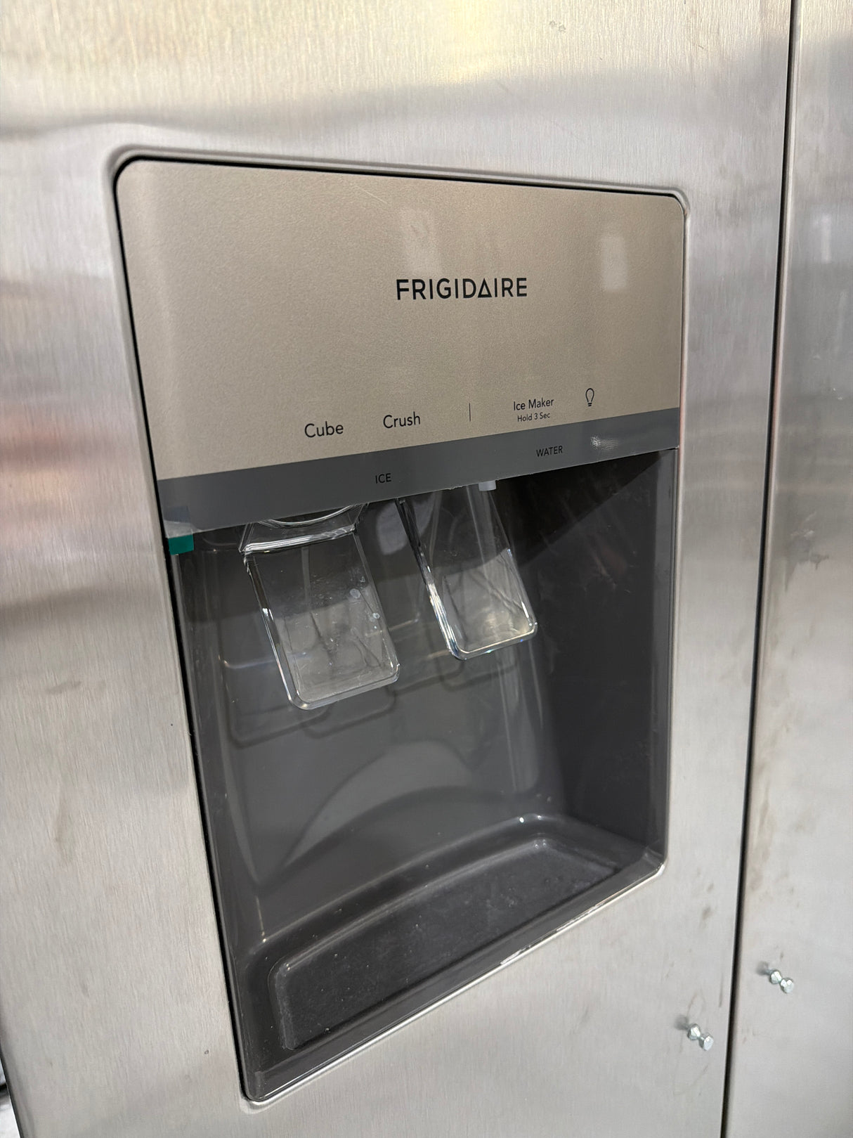 T6ID43 - Frigidaire - 22.3 Cu. Ft. 36'' Counter Depth Side by Side Refrigerator - Stainless Steel FRSC2333AS