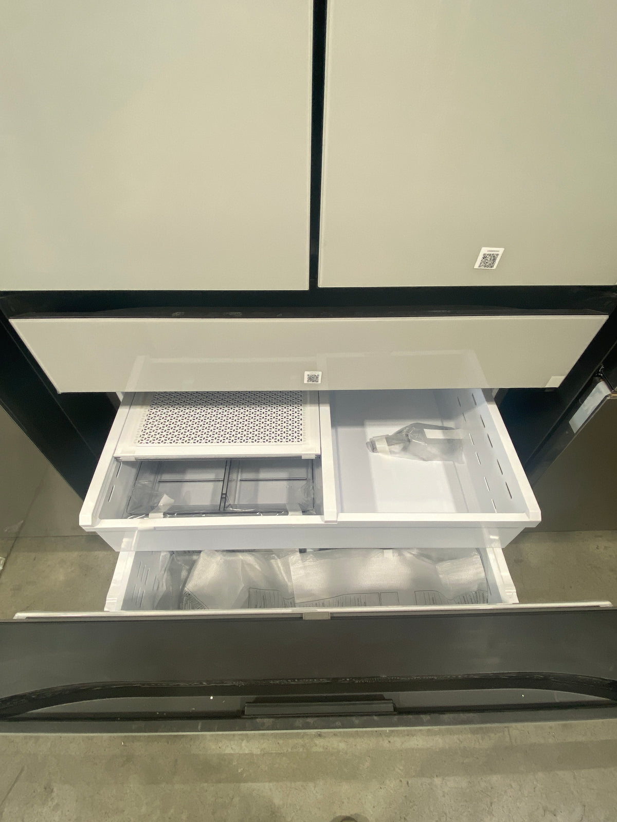 T13ID03 – RF29BB860012AA 29 Cu. Ft. 4-Door French Door Refrigerator – Samsung