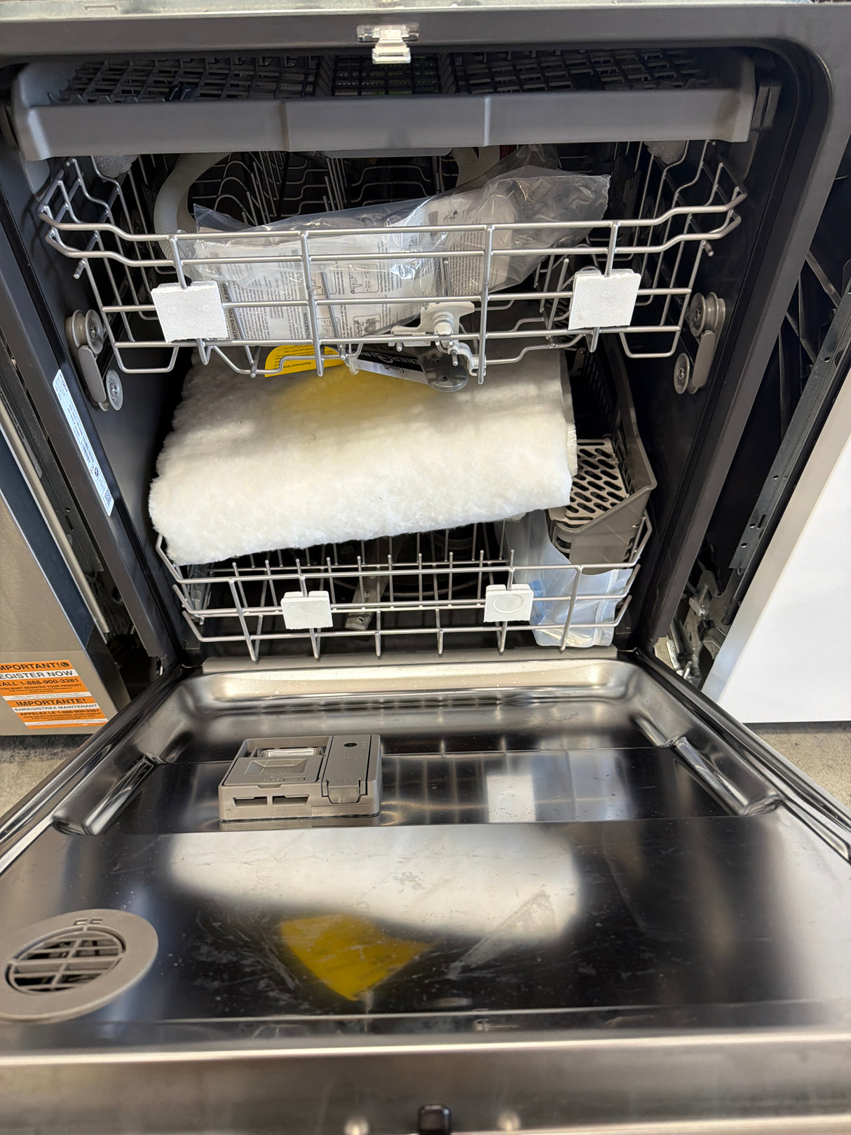 T10ID08 – WDT730HAMZ Top Control Dishwasher – Whirlpool