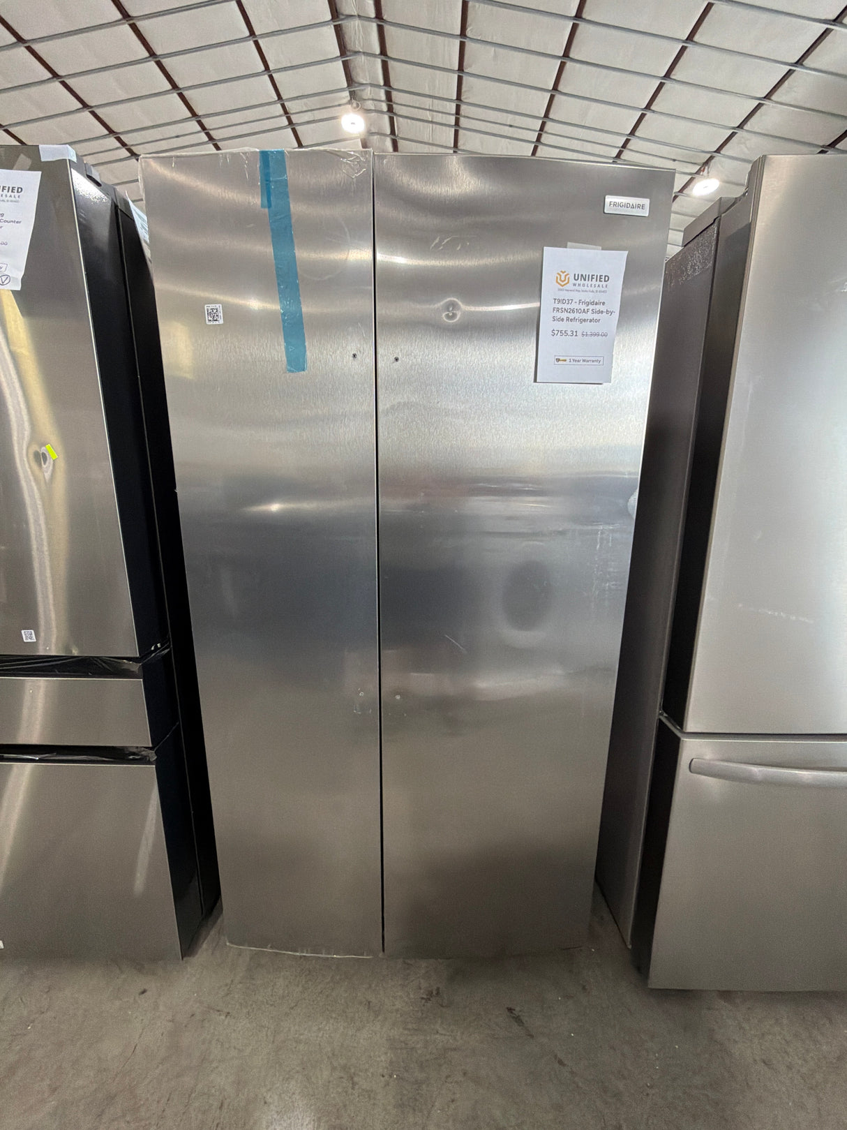 T9ID37 - Frigidaire FRSN2610AF Side-by-Side Refrigerator