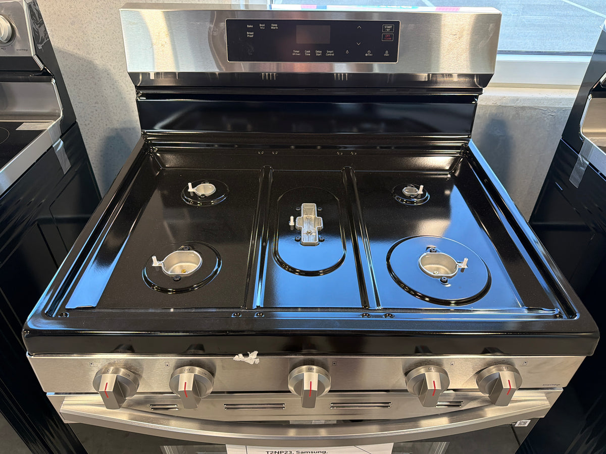Samsung 6.0 cu ft Freestanding Gas Range with Griddle NX60A6111SS/AA – T2NP23