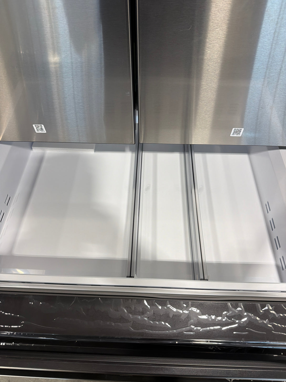 Samsung 29 cu ft Bespoke French Door Refrigerator RF29BB8600QLAA – T2NP27