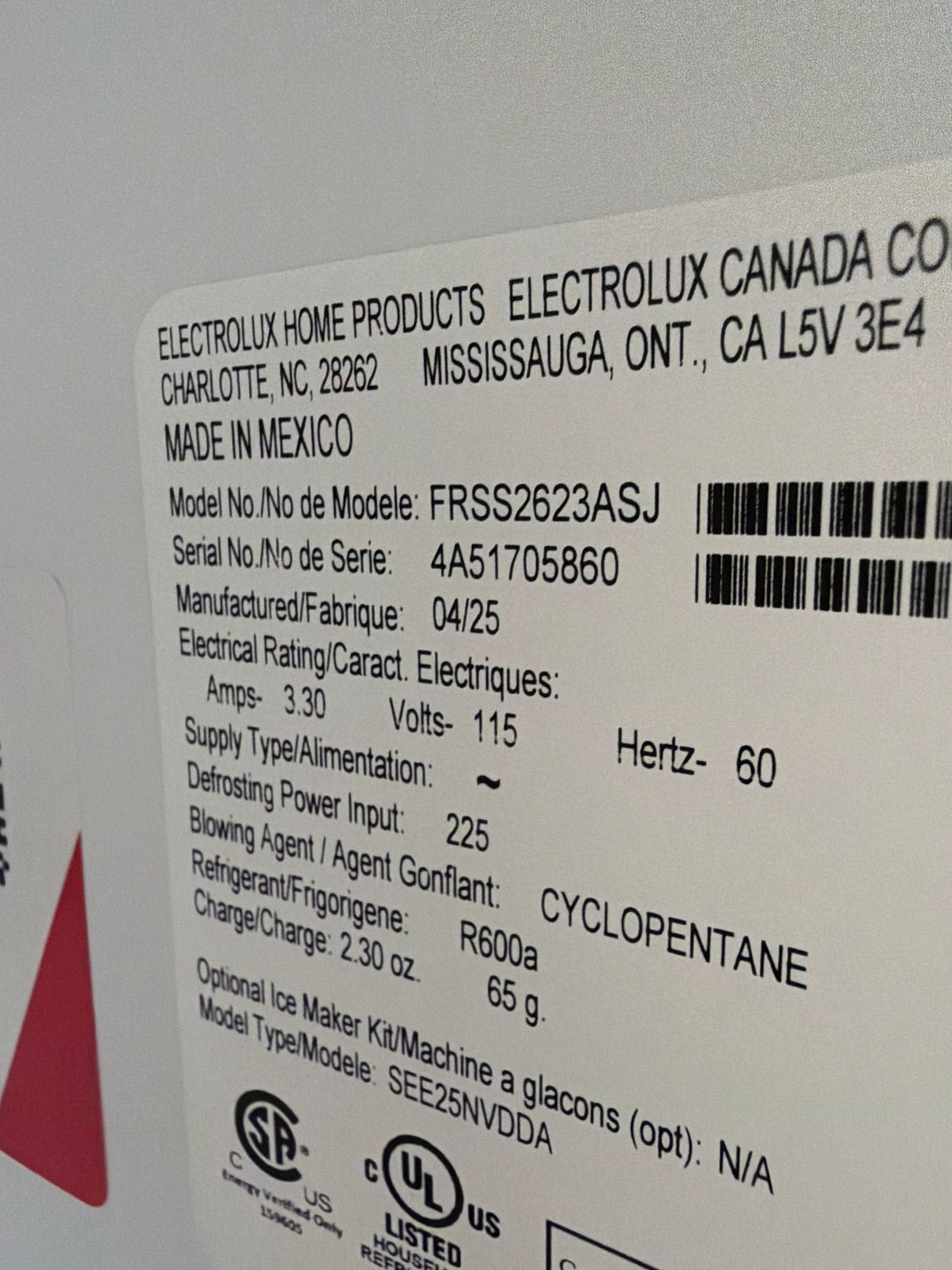 T9ID41 - Frigidaire FRSS2623AS Side-by-Side Refrigerator