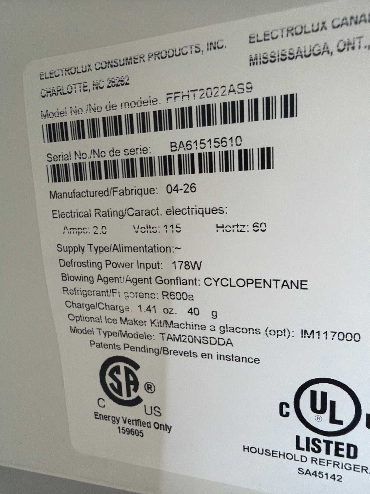 T9ID15 - Frigidaire FFHT2022AS Top Freezer Refrigerator