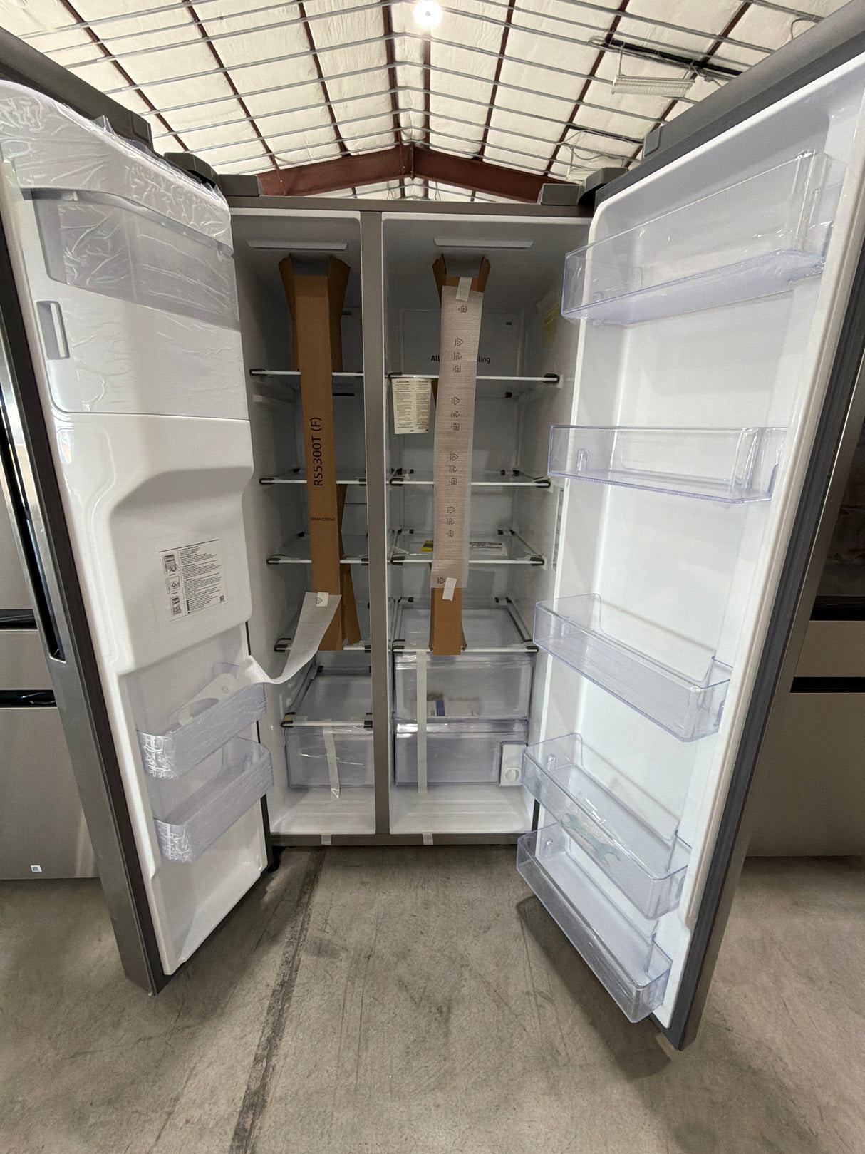 T11ID33 Samsung 27.4 cu ft Side-by-Side Refrigerator RS27T5200SR