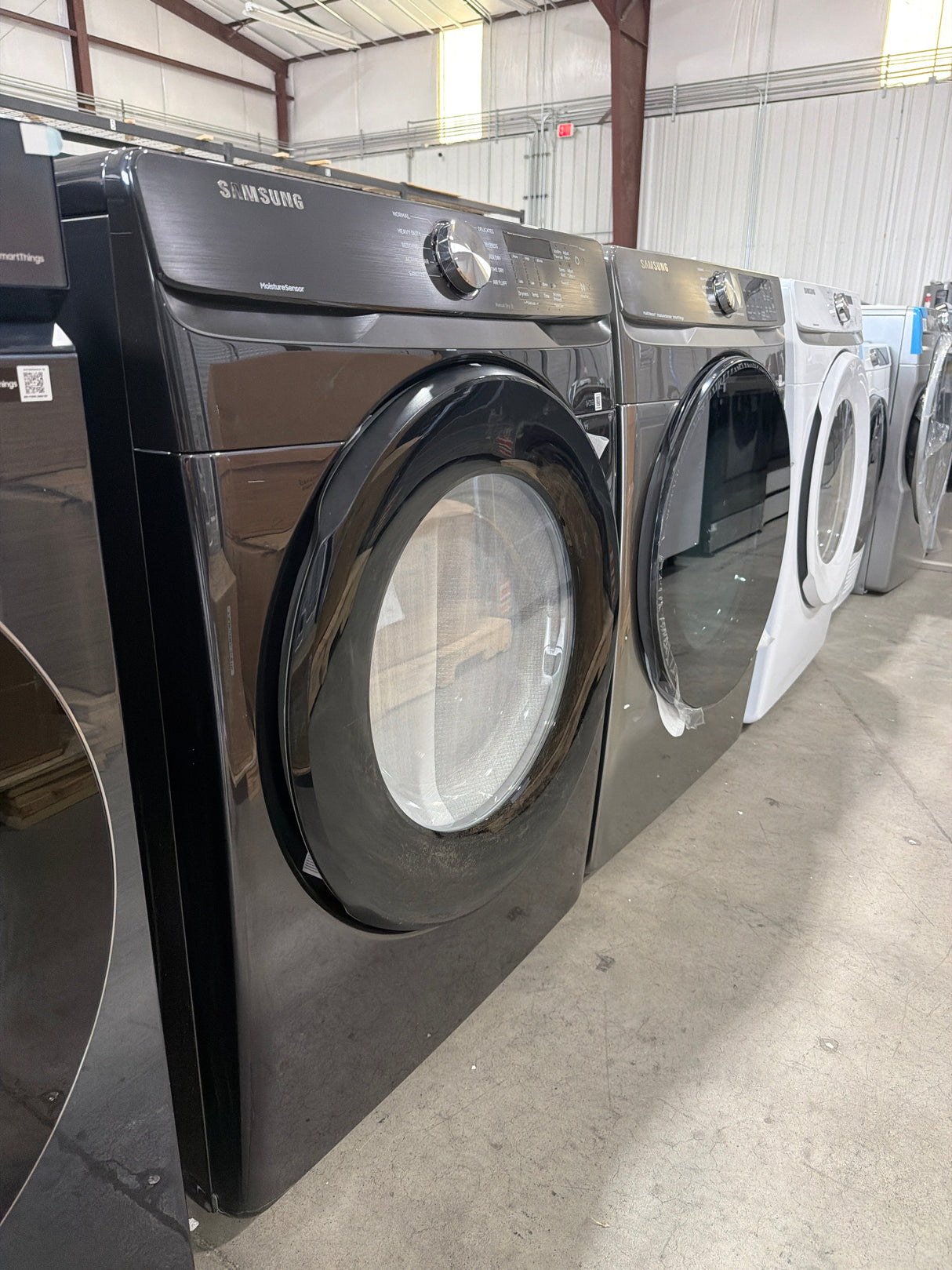 T12ID36 - Samsung DVG45T6000V/A3 7.5 cu. ft. Gas Dryer