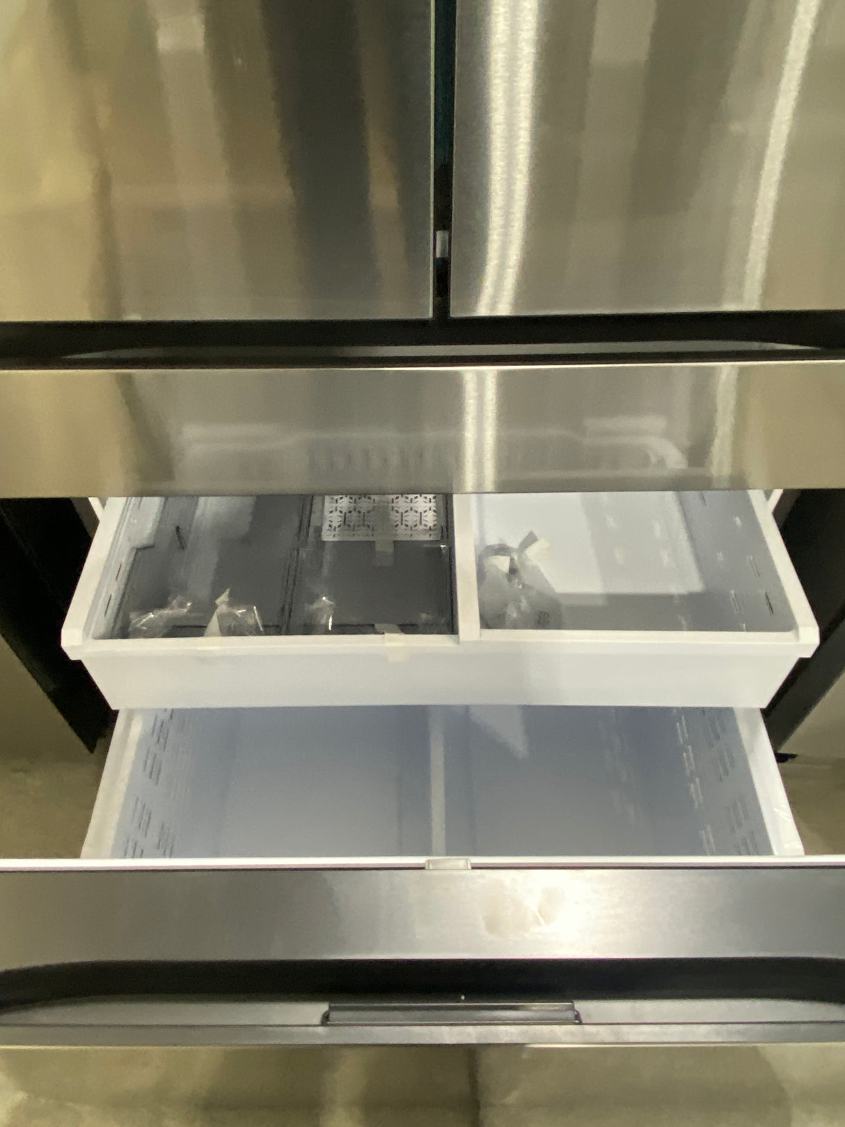 T12ID09 - Samsung RF70F29MERAA 29 cu. ft. 4-Door French Door Refrigerator