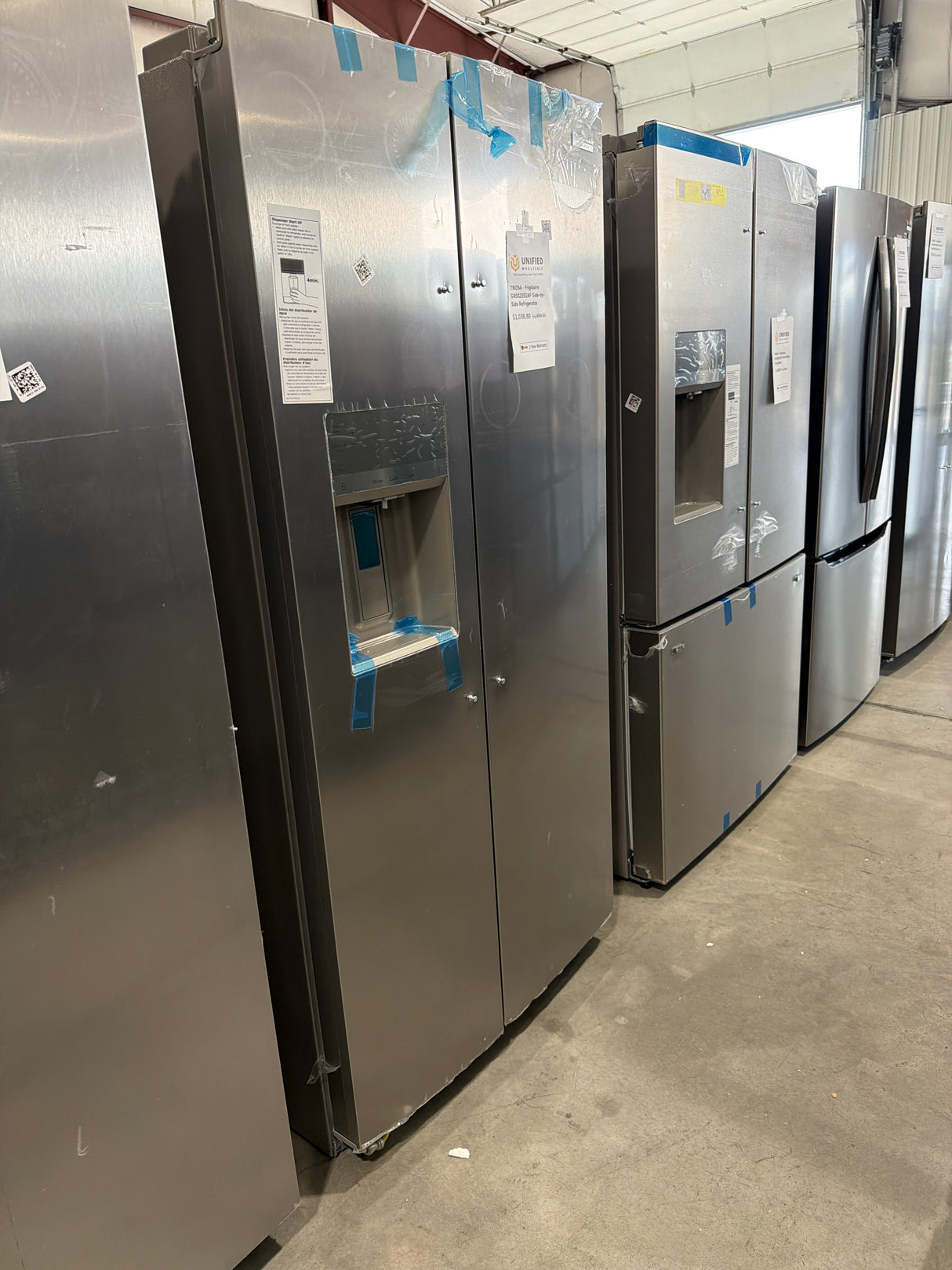 T9ID54 - Frigidaire GRSS2352AF Side-by-Side Refrigerator