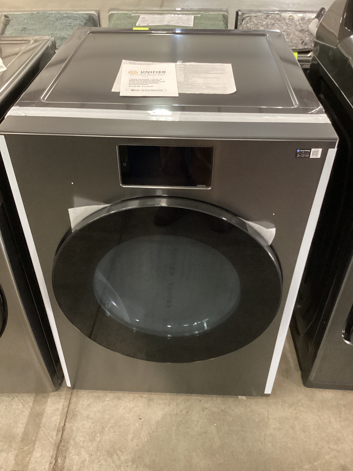 T1ID28 Samsung - 7.6 cu. ft. Bespoke AI Ultra Capacity Front Load Electric Dryer with AI Home and AI OptiDry+ DV90F53AESA3