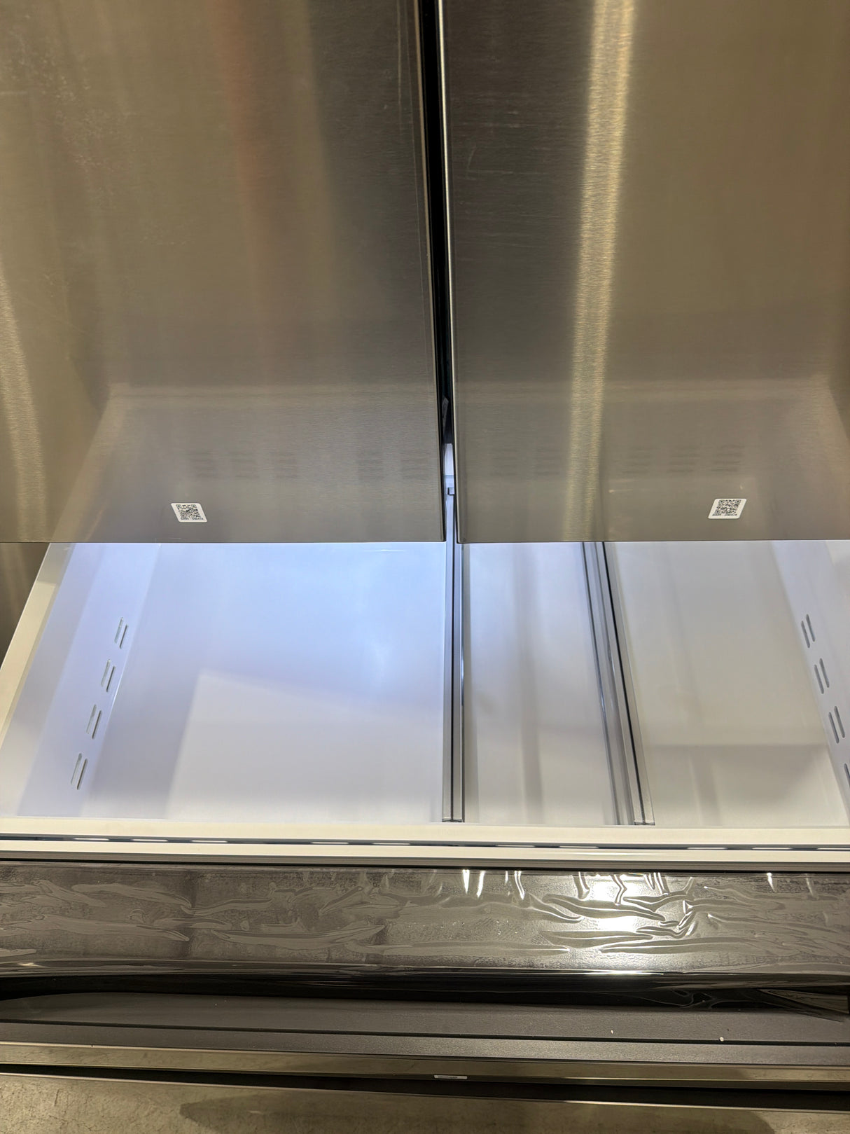 T11ID18 Samsung 23 cu ft 4-Door French Door Refrigerator with Beverage Center RF23BB8600QLAA –