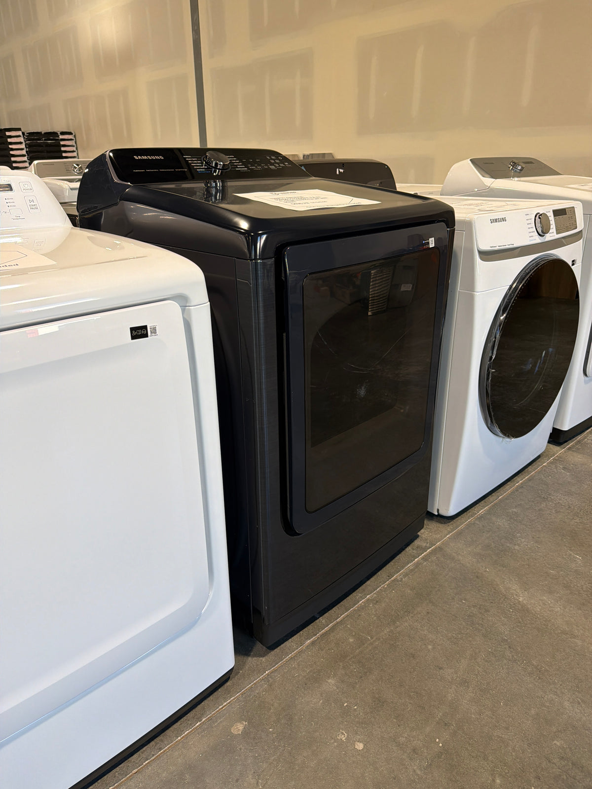 Samsung 7.5 cu ft Smart Electric Dryer with Steam DVE54CG7150DA3 – T2NP10