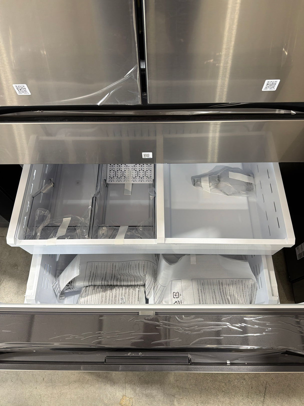 T11ID25 Samsung 29 cu ft 4-Door French Door Refrigerator with Beverage Center RF70F29MERAA –
