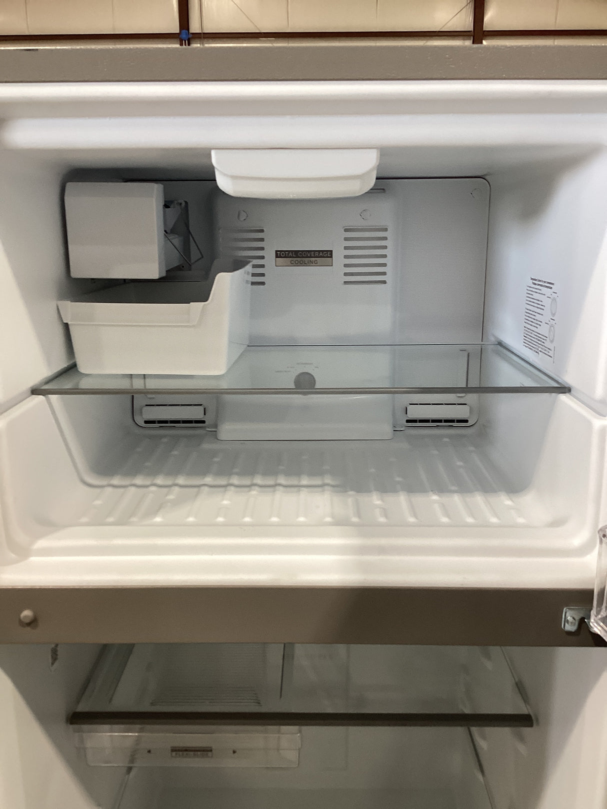 T7ID15 Whirlpool WRTX7419SZ Refrigerator Top Freezer 19 Cu. Ft.