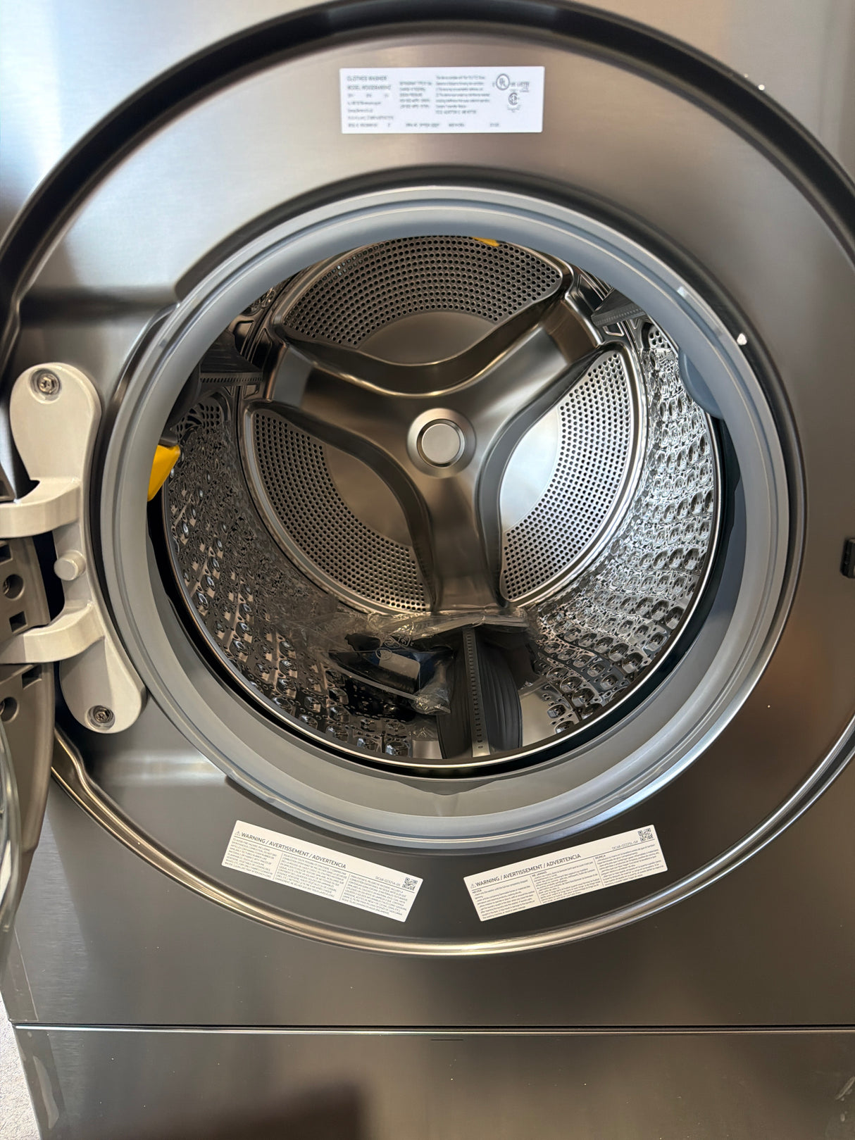 T8ID40 - Samsung WD53DBA900HZA1 All-in-One Washer Dryer Combo