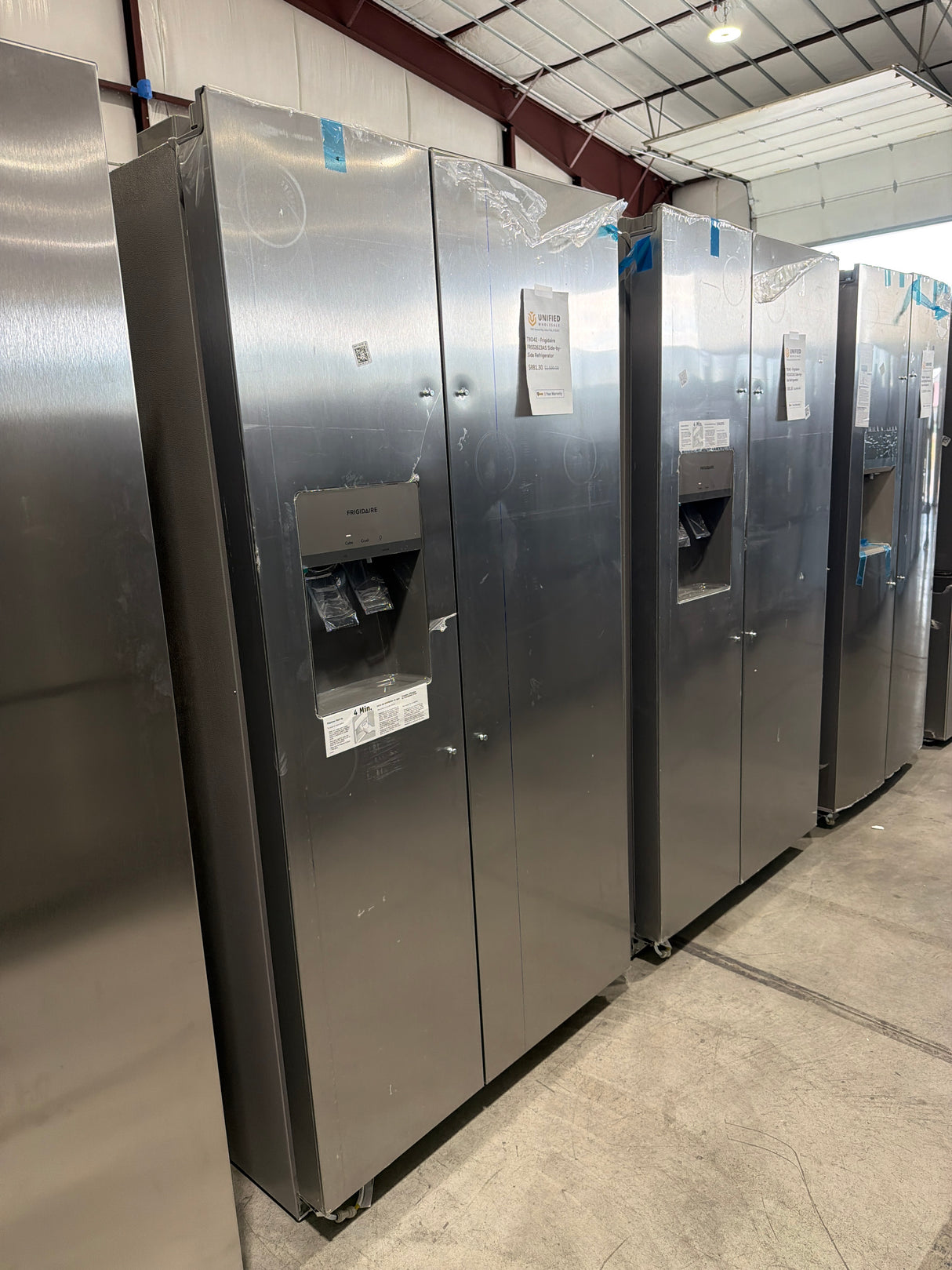 T9ID42 - Frigidaire FRSS2623AS Side-by-Side Refrigerator
