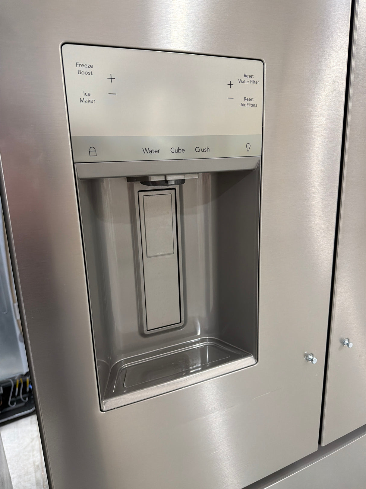 T6ID33 - Frigidaire - 27.8 Cu. Ft. French Door Refrigerator - Stainless Steel FRFS2823AS