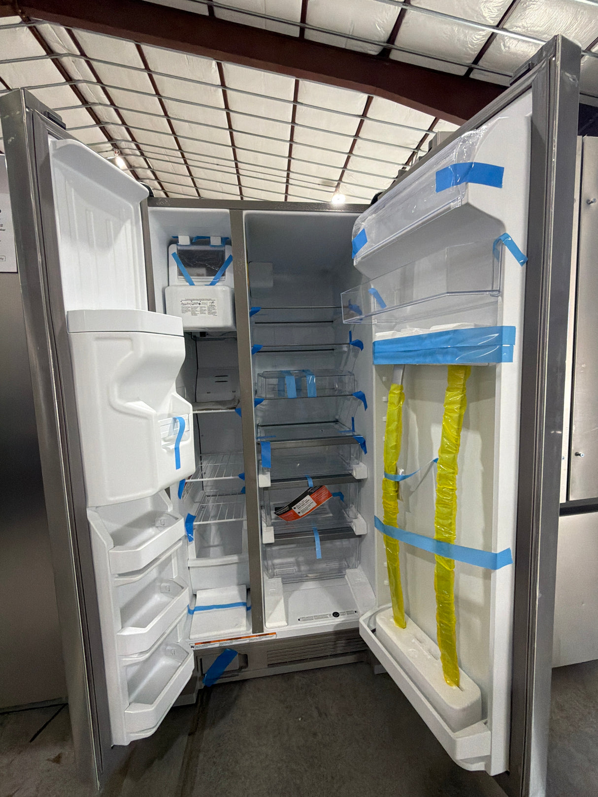 T10ID38 – WRS331SDHM Side-by-Side Refrigerator – Whirlpool