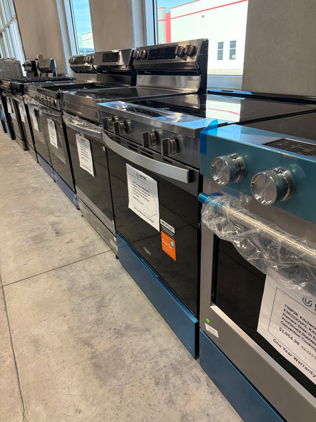 Whirlpool 30 in. 5-Element Slide-In Electric Range WSES3330TS - scratch and dent, Nampa ID (photo 2)