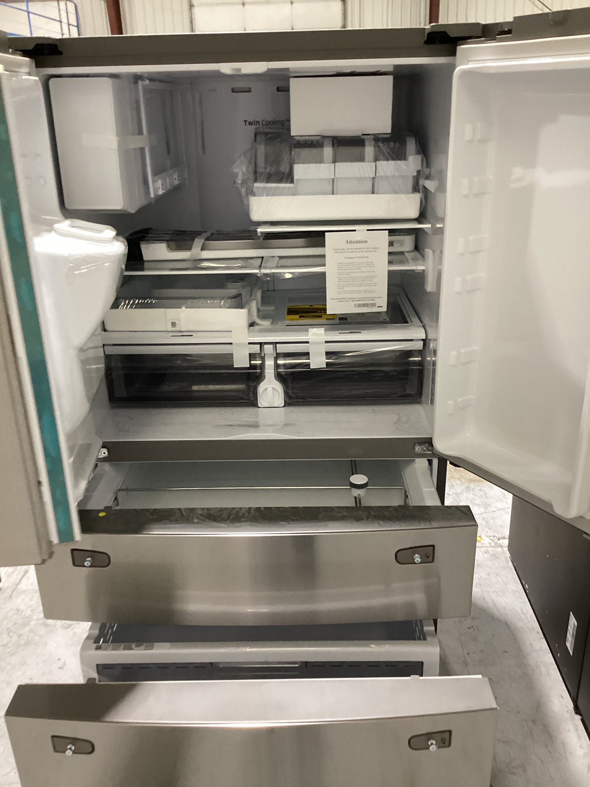 T2ID30 -Standard-Depth with FlexZone Drawer 28-cu ft 4 -Door 36-in Wide Smart Compatible French Door Refrigerator with Ice Maker with Water and Ice Dispenser  RF28R7201SR/AA