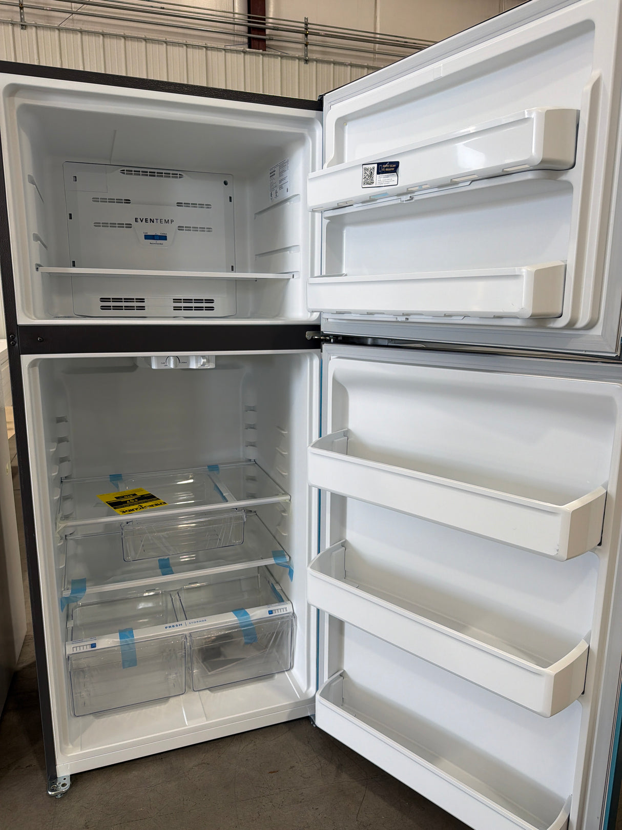 T9ID18 - Frigidaire FFTR1835VS Top Freezer Refrigerator