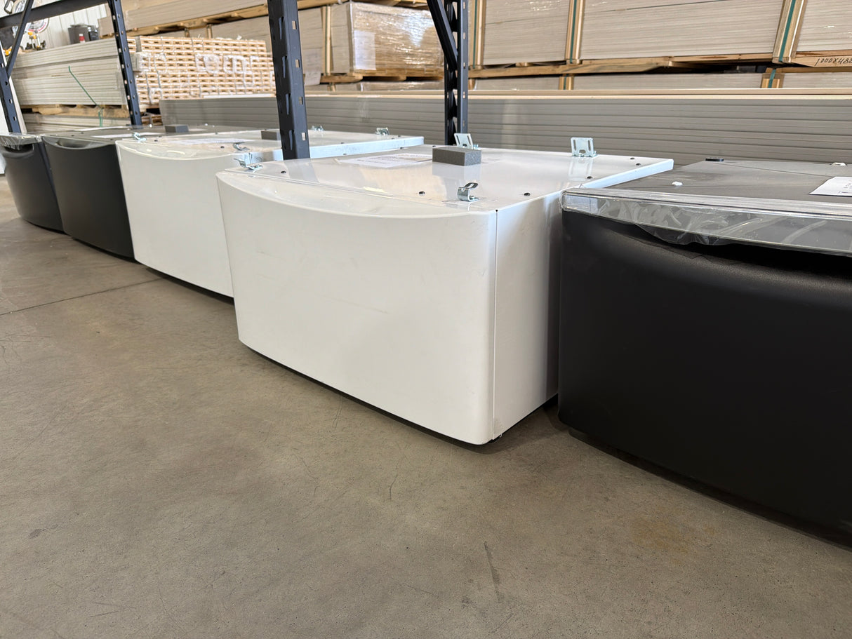 T9ID04 - Electrolux EPWD257UIW Laundry Pedestal