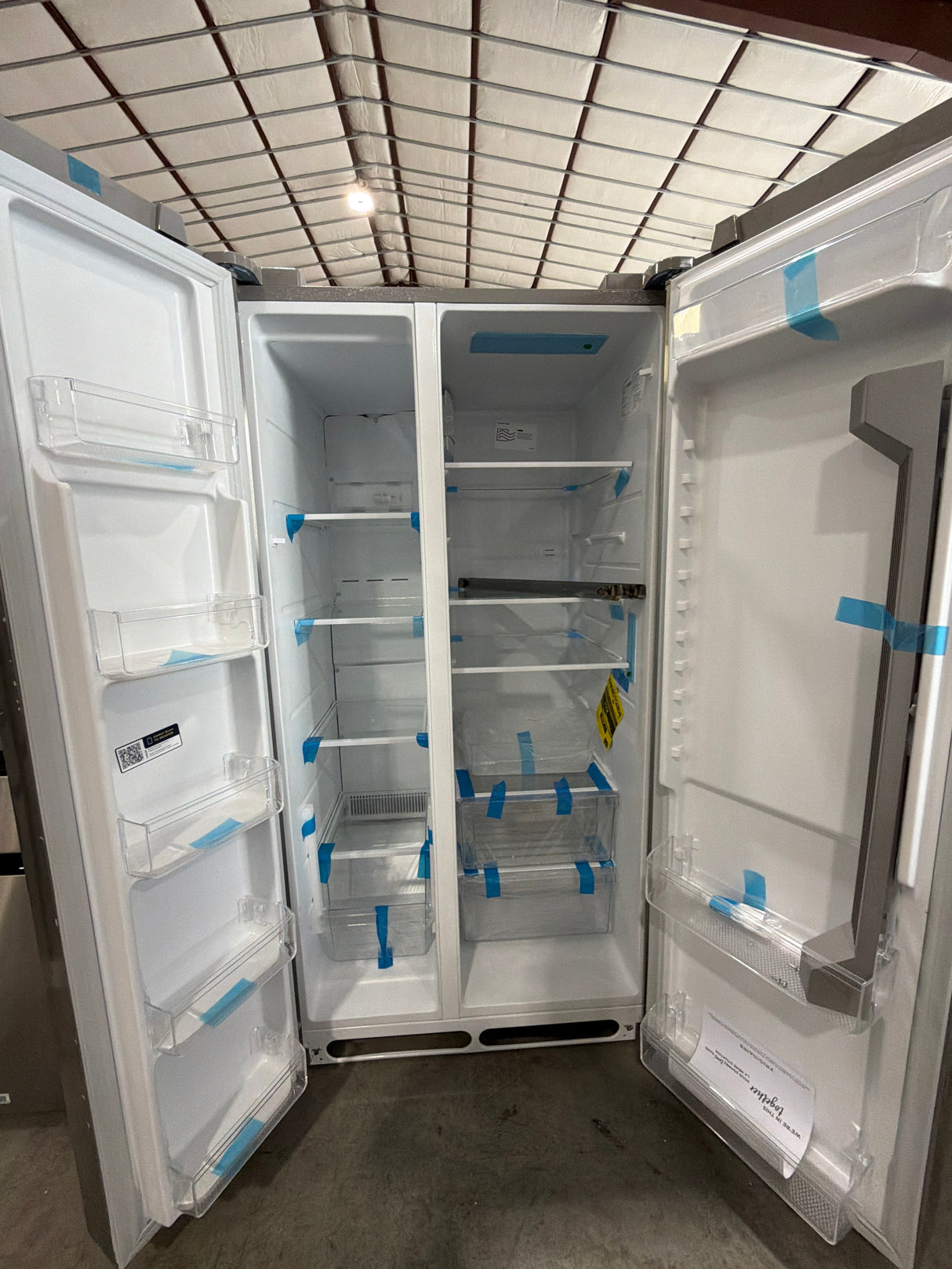 T9ID37 - Frigidaire FRSN2610AF Side-by-Side Refrigerator