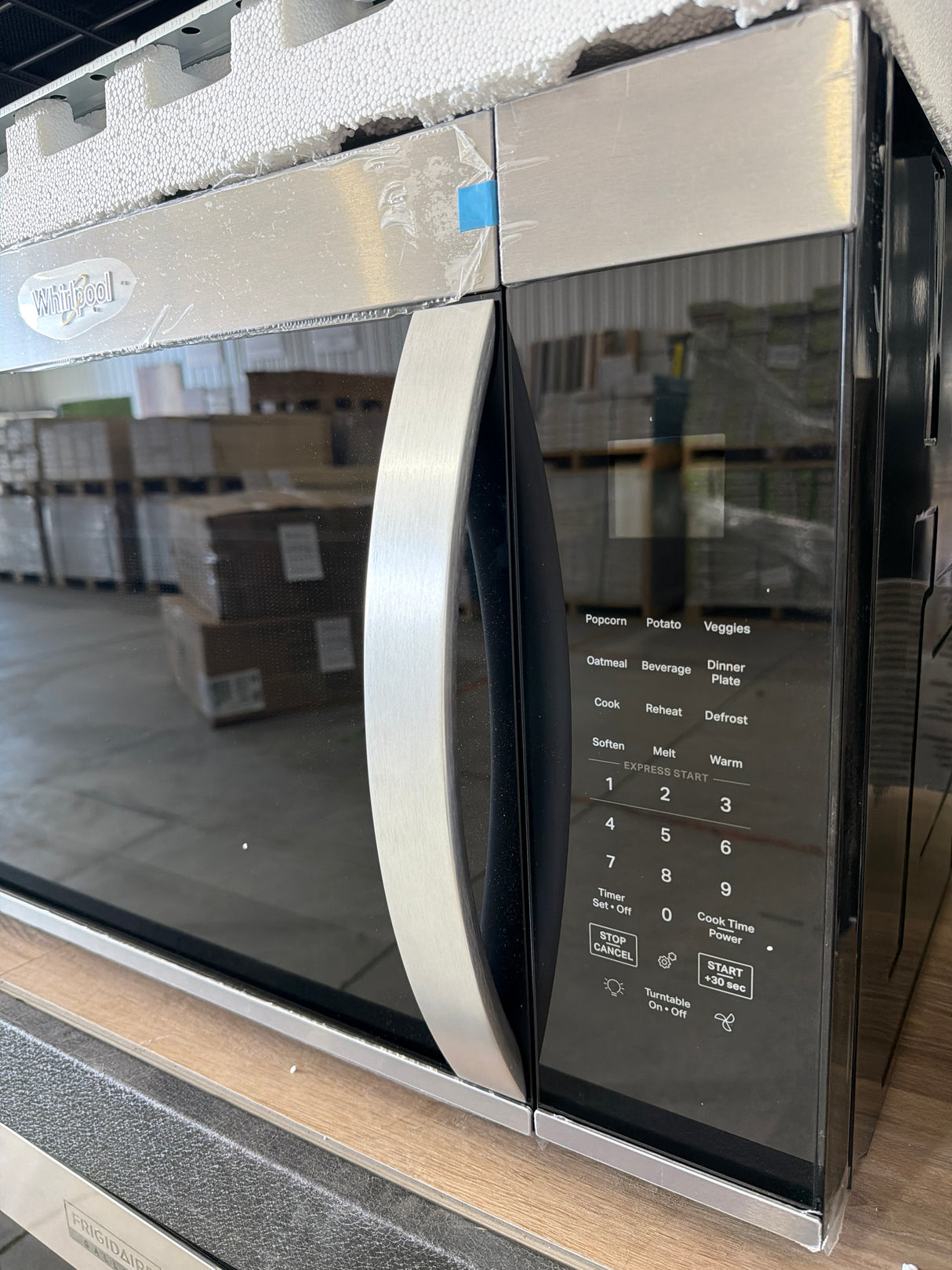 T7ID33 Whirlpool WMMS3330RZ Microwave Hood 1.7 Cu. Ft.