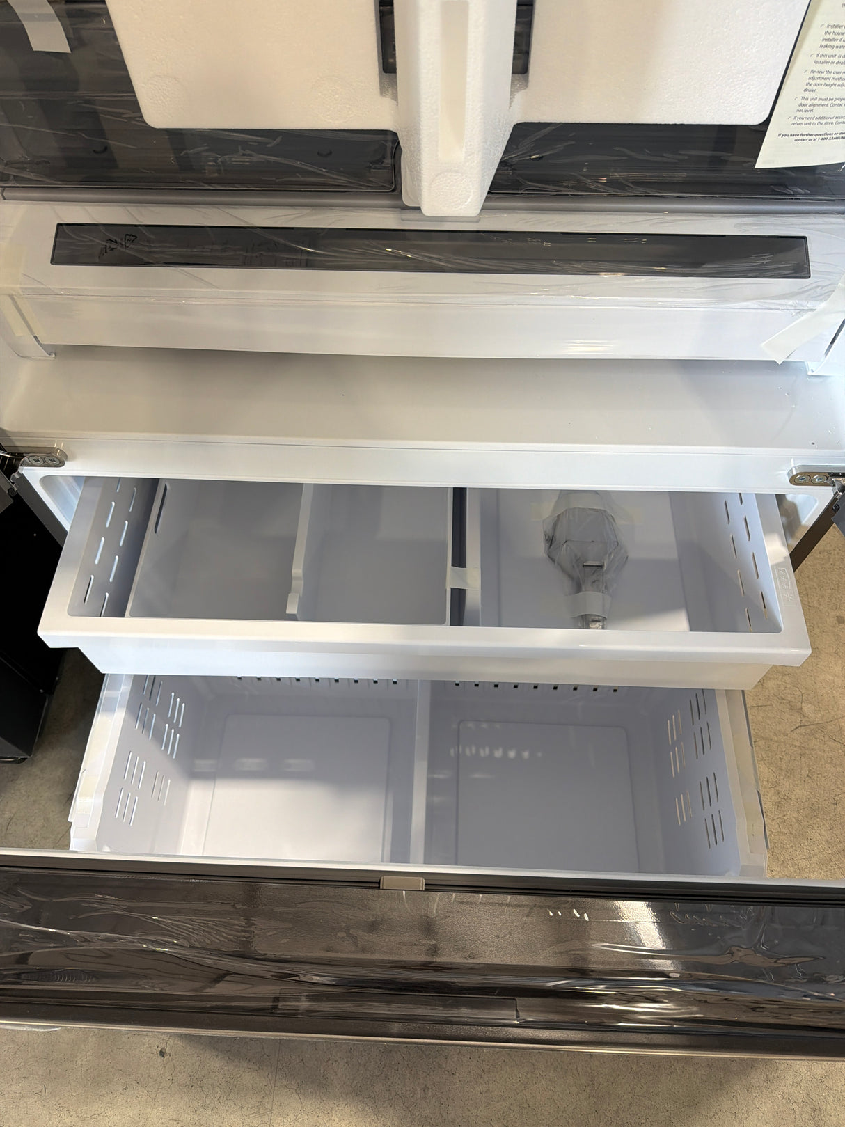 T8ID19 - Samsung RF27CG5010S9/AA French Door Refrigerator