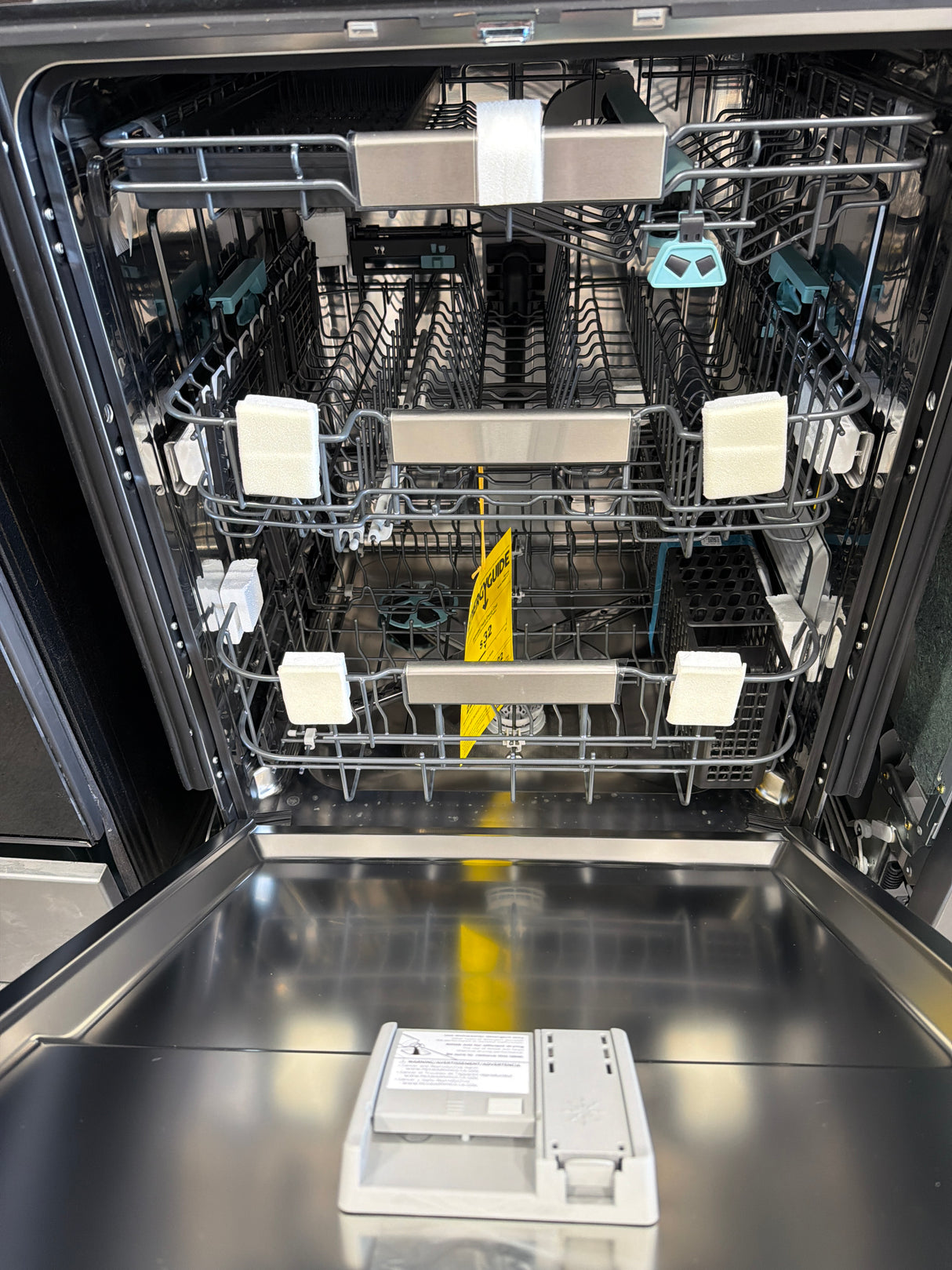 T8ID15 - Samsung DW90F89T0U12AA Smart Built-In Dishwasher