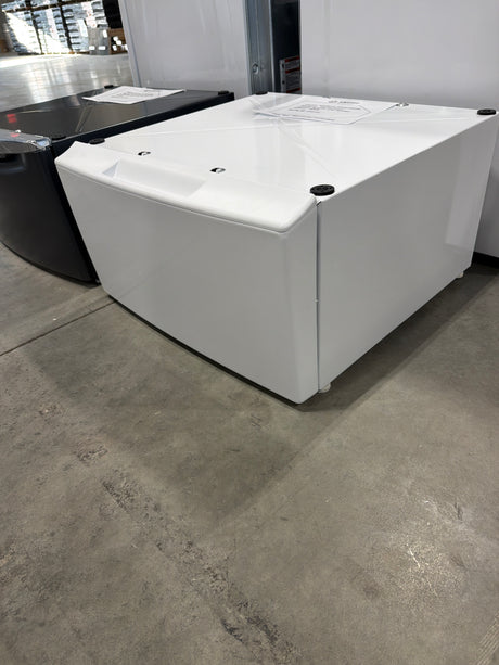 Whirlpool Laundry Pedestal with Storage Drawer WFP2715HW - scratch and dent, Nampa ID (photo 3)