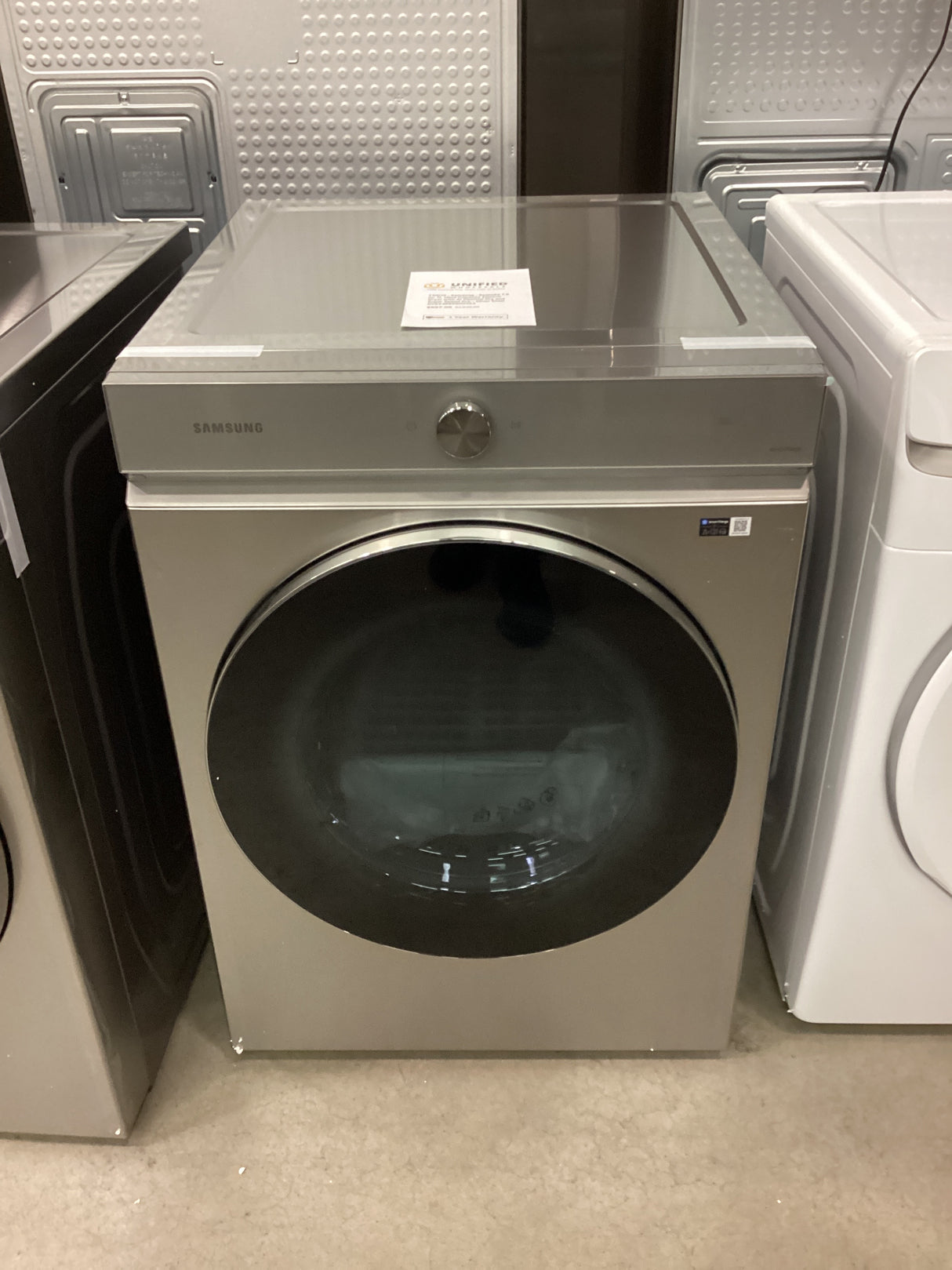 T3ID10 - Samsung - Bespoke 7.6 cu. ft. Ultra Capacity Electric Dryer with AI Optimal Dry and Super Speed Dry - Silver Steel DVE53BB8900TA3