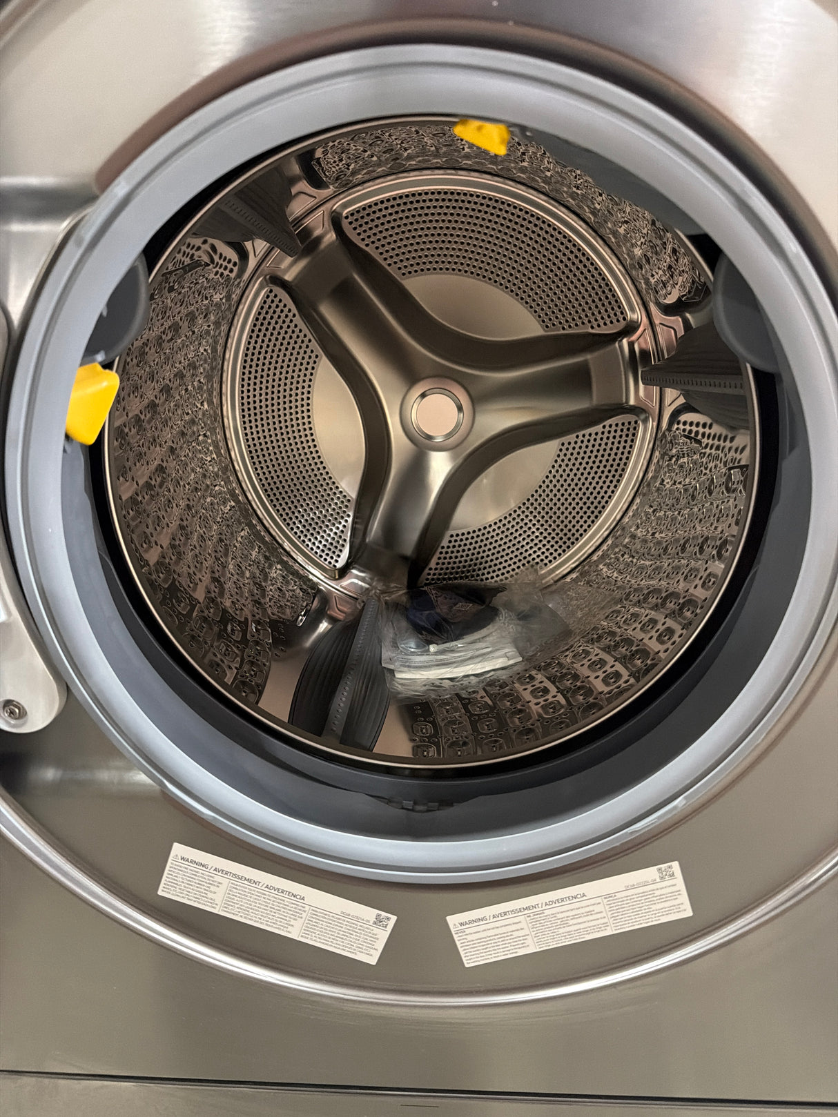 T12ID44 - Samsung WD53DBA900HZA1 5.3 cu. ft. All-in-One Washer & Dryer