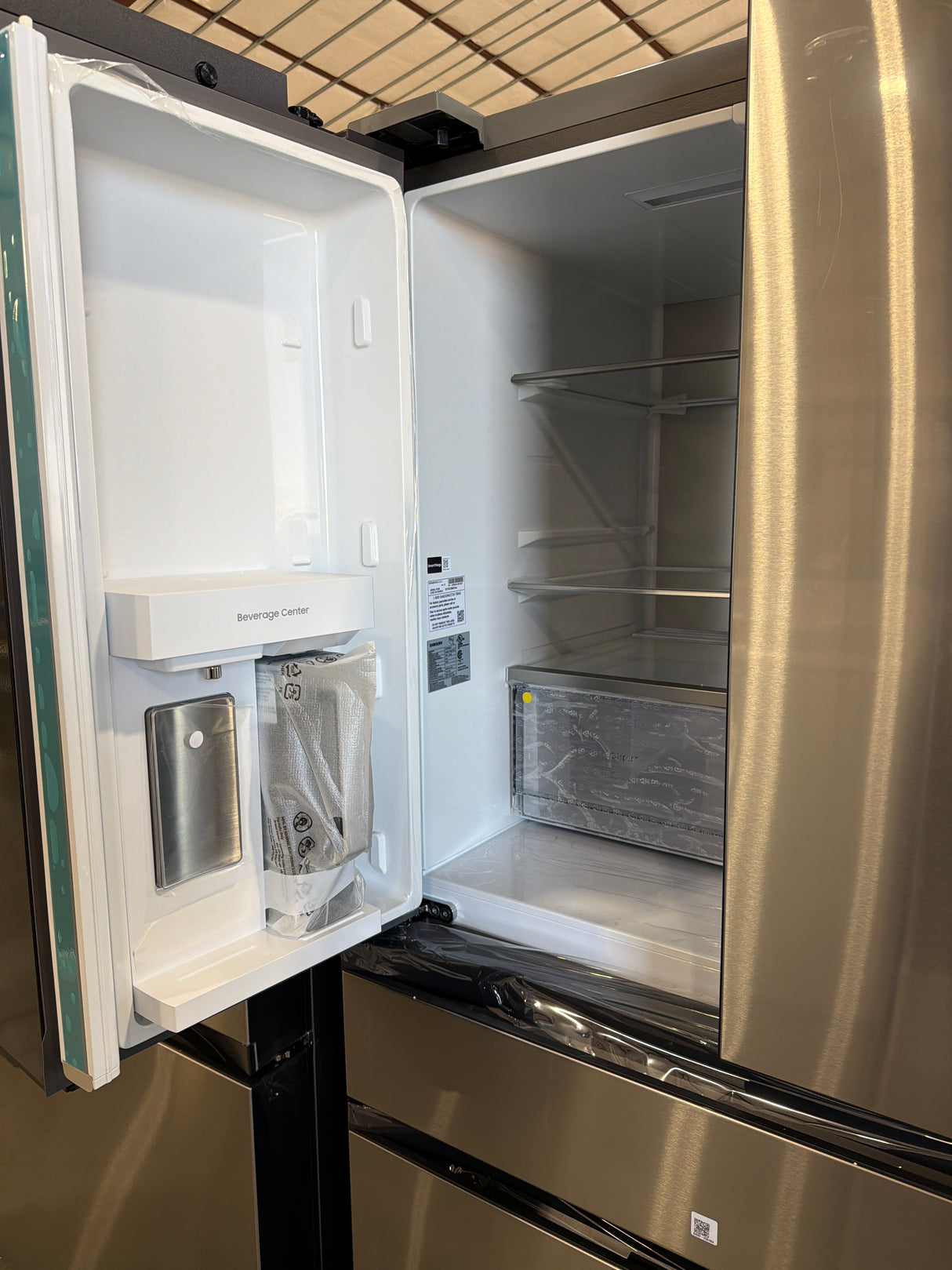 T8ID28 - Samsung RF70F29MERAA Counter Depth French Door Refrigerator